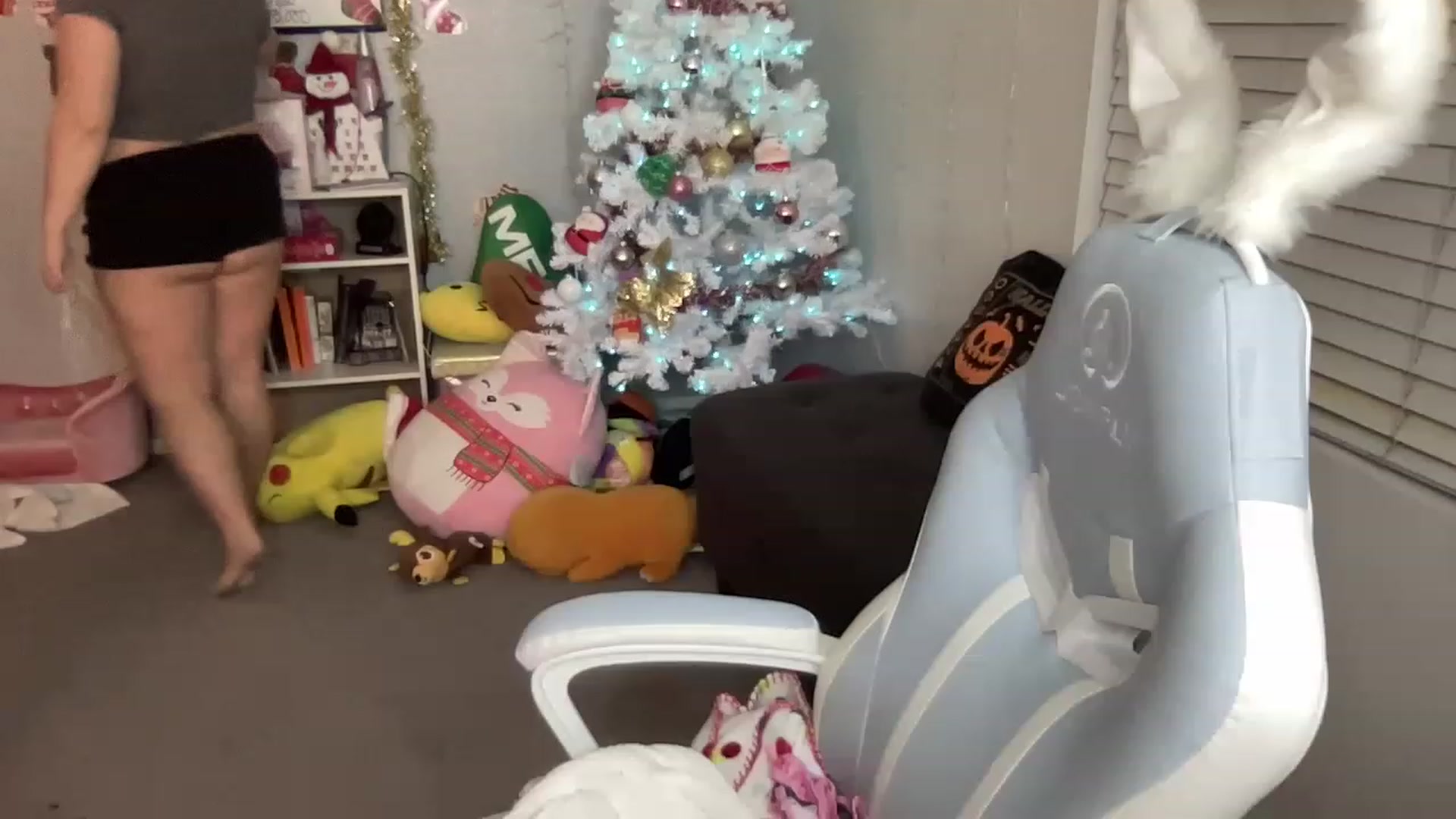 Gallery image thumbnail from BritanyBomber's myfreecams stream on, 12/27/2022, 08:37 image 3 of 20