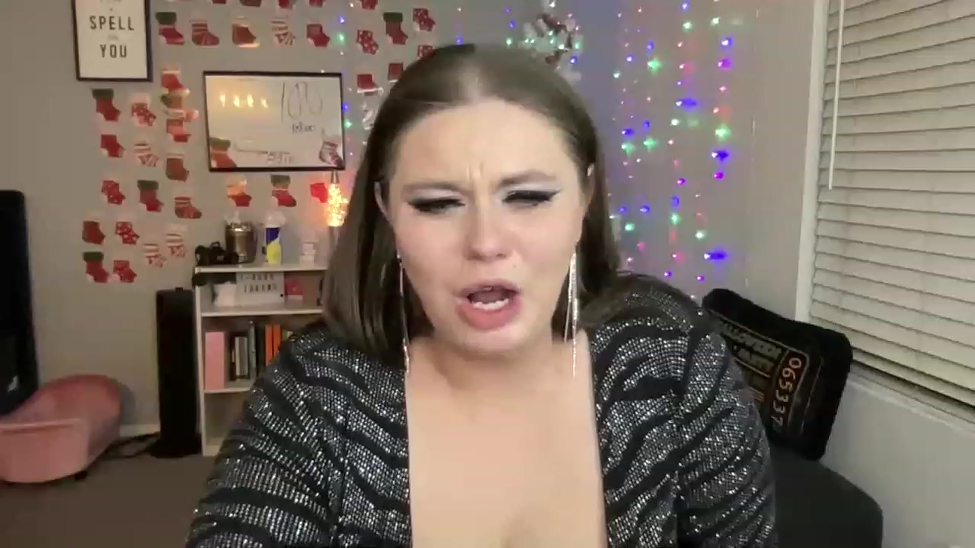 Gallery image thumbnail from BritanyBomber's myfreecams stream on, 01/01/2023, 08:32 image 2 of 20