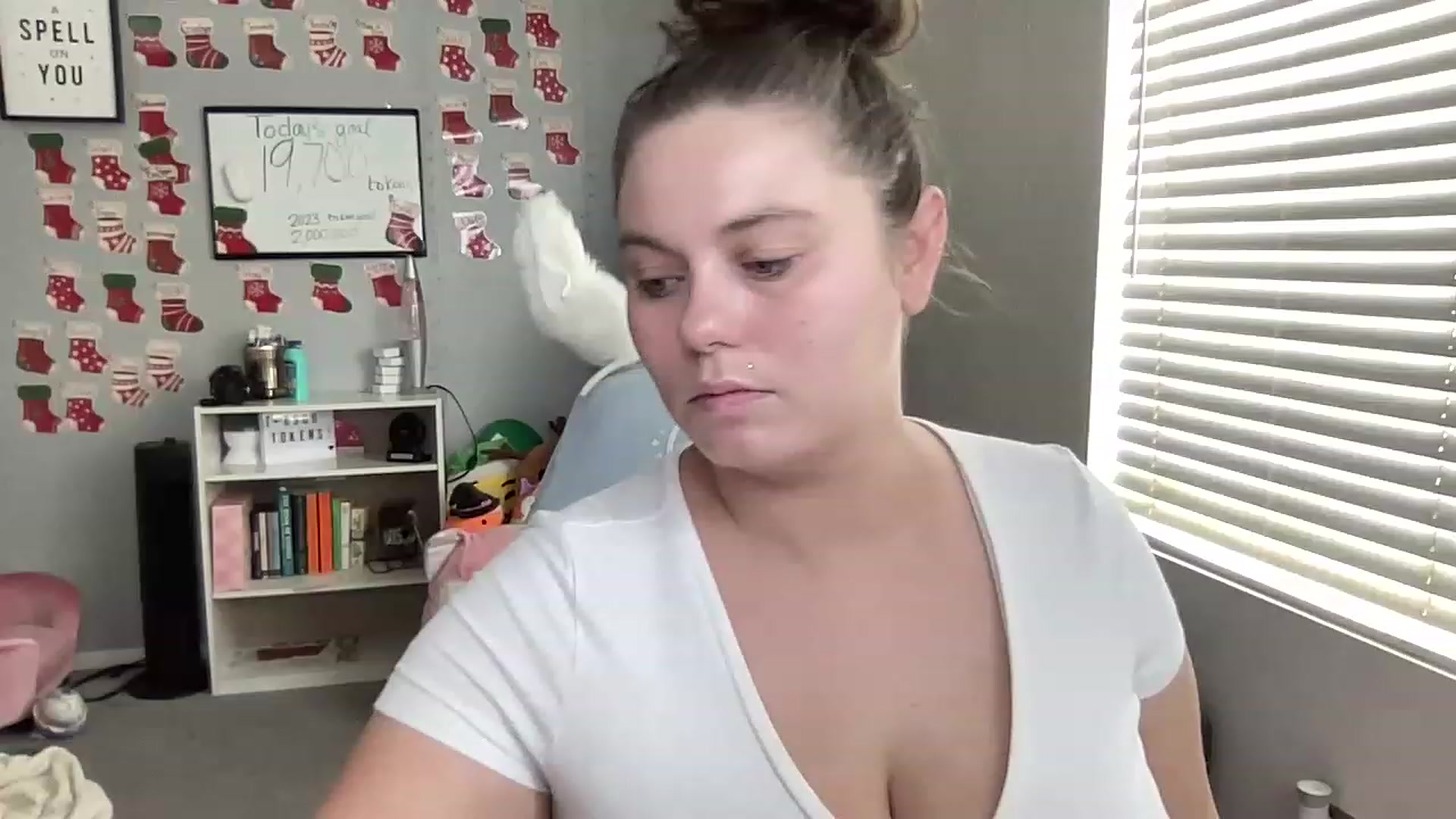 Gallery image thumbnail from BritanyBomber's myfreecams stream on, 01/01/2023, 21:51 image 2 of 20