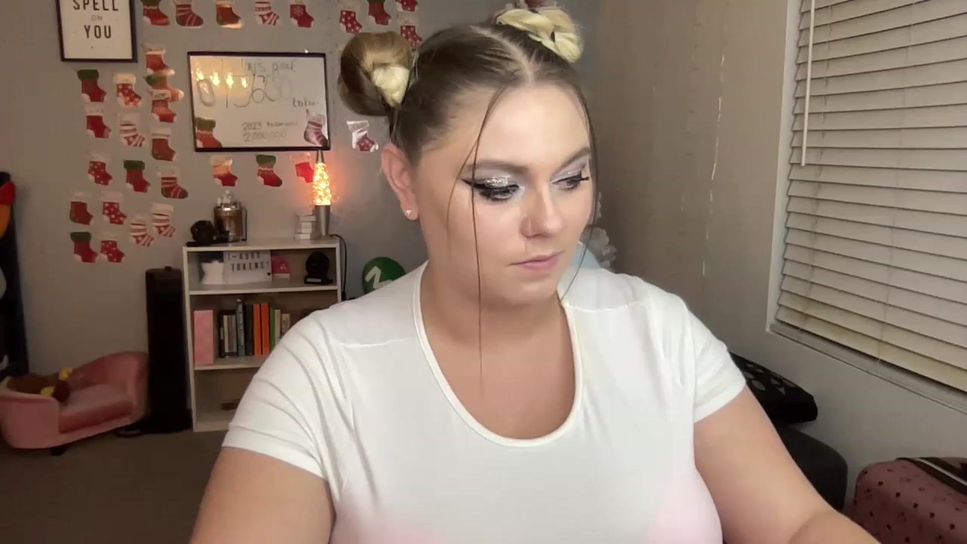 Gallery image thumbnail from BritanyBomber's myfreecams stream on, 01/02/2023, 09:02 image 15 of 20