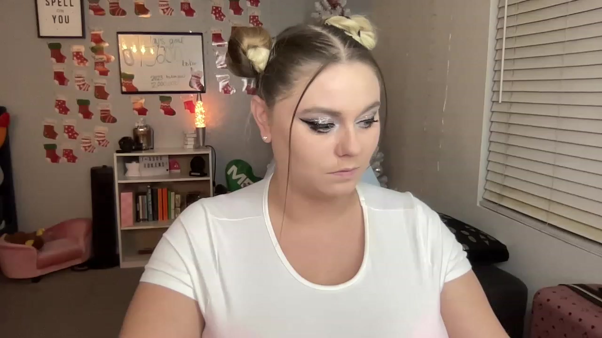 Gallery image thumbnail from BritanyBomber's myfreecams stream on, 01/02/2023, 09:02 image 19 of 20