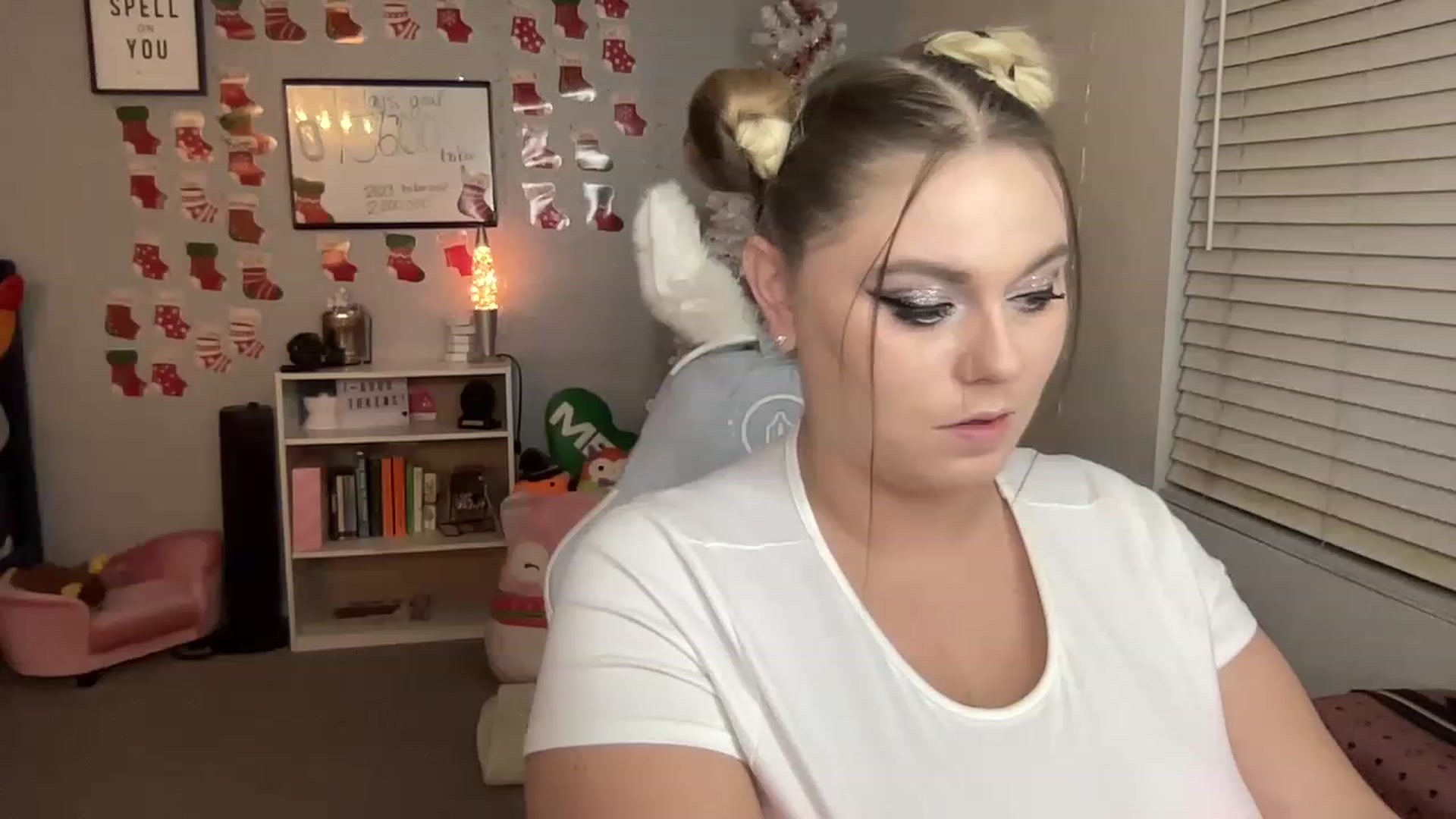 Gallery image thumbnail from BritanyBomber's myfreecams stream on, 01/02/2023, 09:02 image 17 of 20