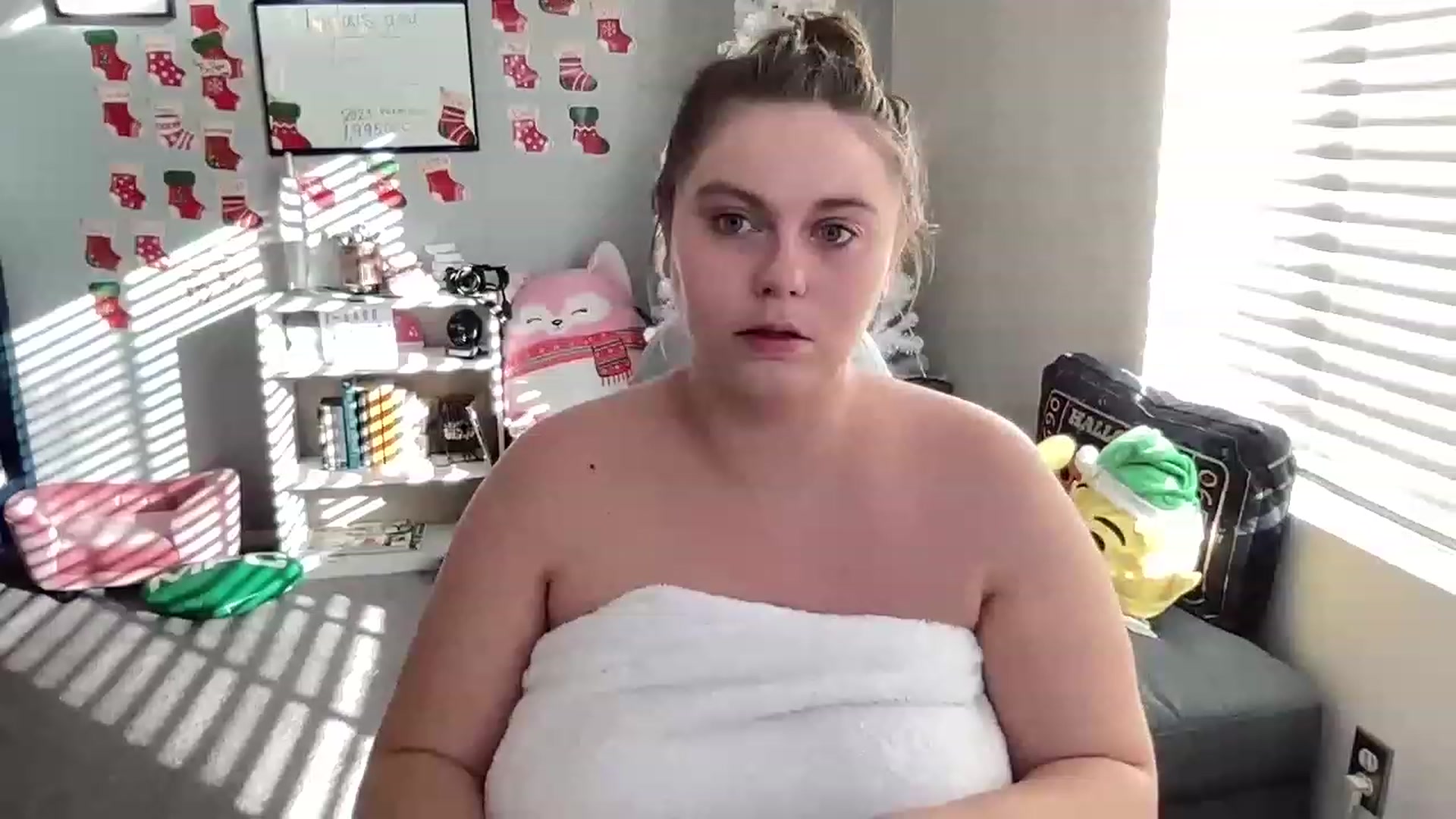 Gallery image thumbnail from BritanyBomber's myfreecams stream on, 01/12/2023, 16:58 image 1 of 20