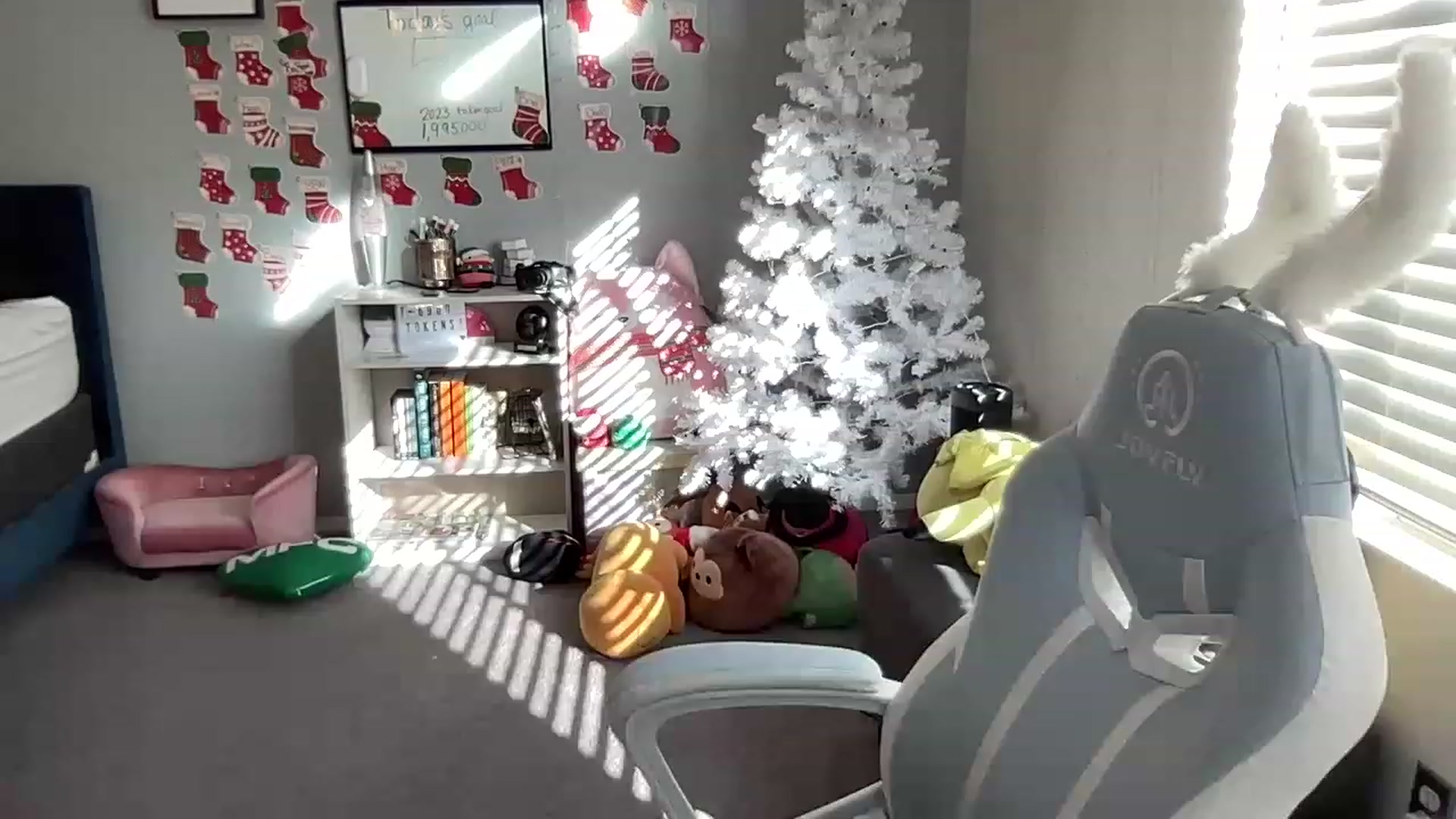 Gallery image thumbnail from BritanyBomber's myfreecams stream on, 01/12/2023, 17:47 image 20 of 20
