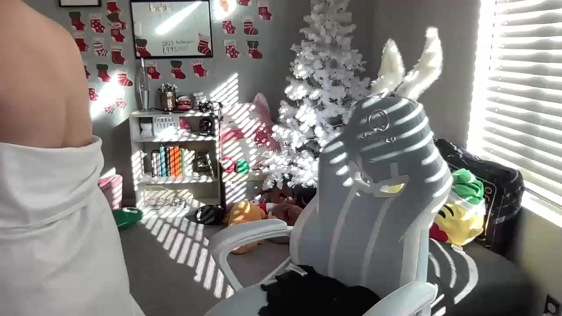 Gallery image thumbnail from BritanyBomber's myfreecams stream on, 01/12/2023, 17:47 image 13 of 20