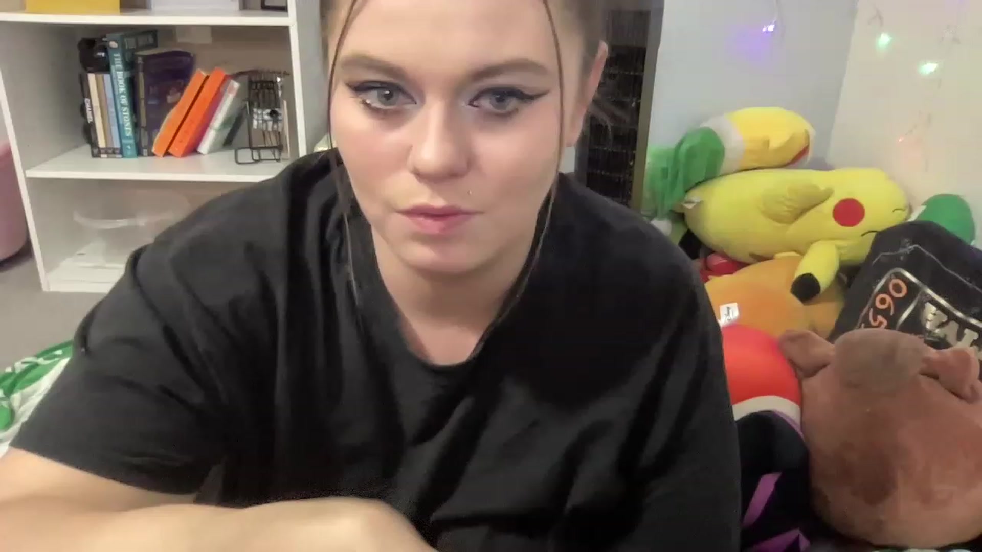 Gallery image thumbnail from BritanyBomber's myfreecams stream on, 01/30/2023, 10:06 image 14 of 20