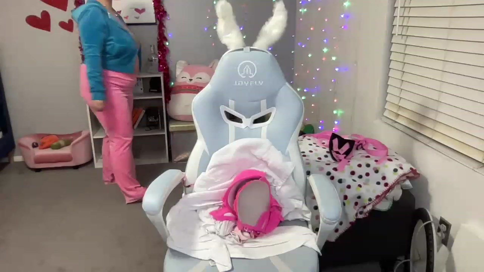 Gallery image thumbnail from BritanyBomber's myfreecams stream on, 01/31/2023, 10:42 image 13 of 20