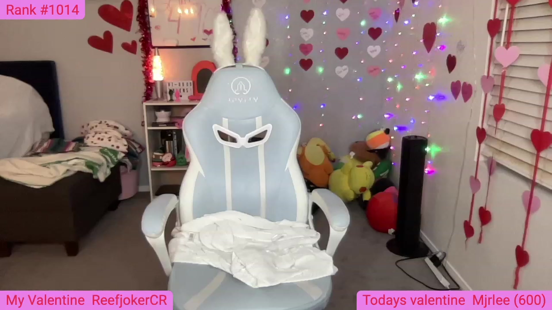 Gallery image thumbnail from BritanyBomber's myfreecams stream on, 02/20/2023, 11:20 image 19 of 20