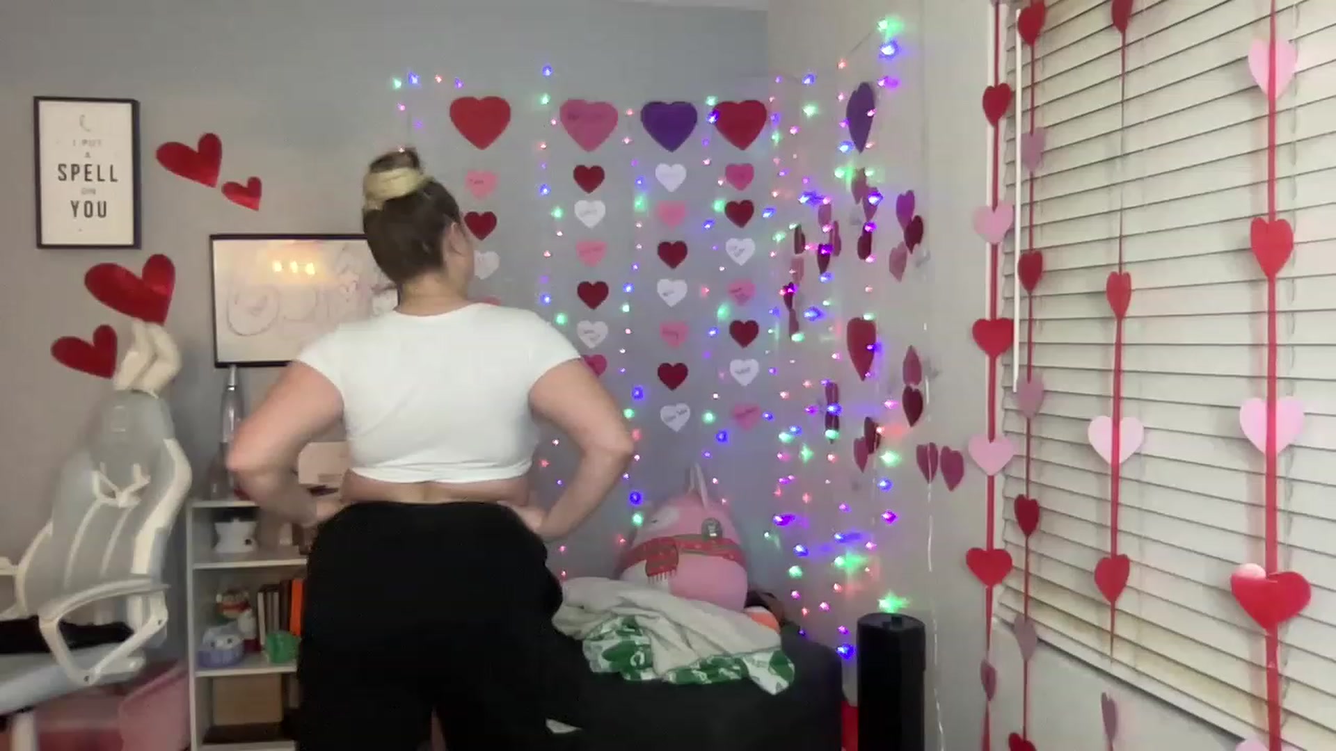 Gallery image thumbnail from BritanyBomber's myfreecams stream on, 03/09/2023, 10:06 image 16 of 20