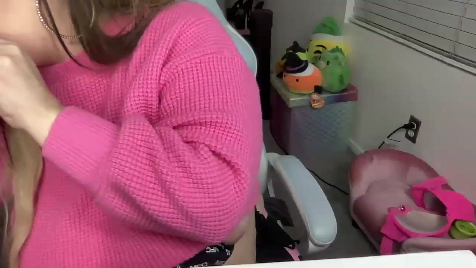 Gallery image thumbnail from BritanyBomber's myfreecams stream on, 04/15/2023, 08:47 image 16 of 20