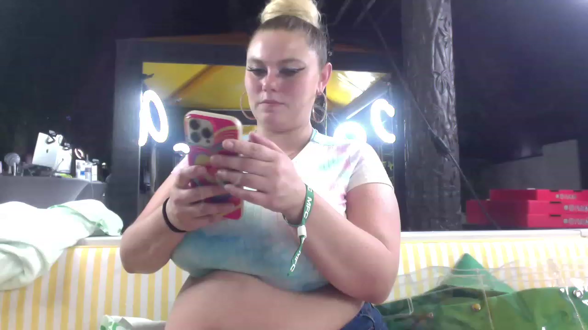 Gallery image thumbnail from BritanyBomber's myfreecams stream on, 05/24/2023, 08:00 image 2 of 20