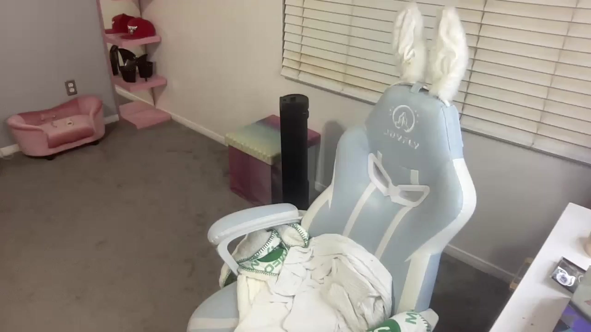 Gallery image thumbnail from BritanyBomber's myfreecams stream on, 06/02/2023, 08:34 image 16 of 20