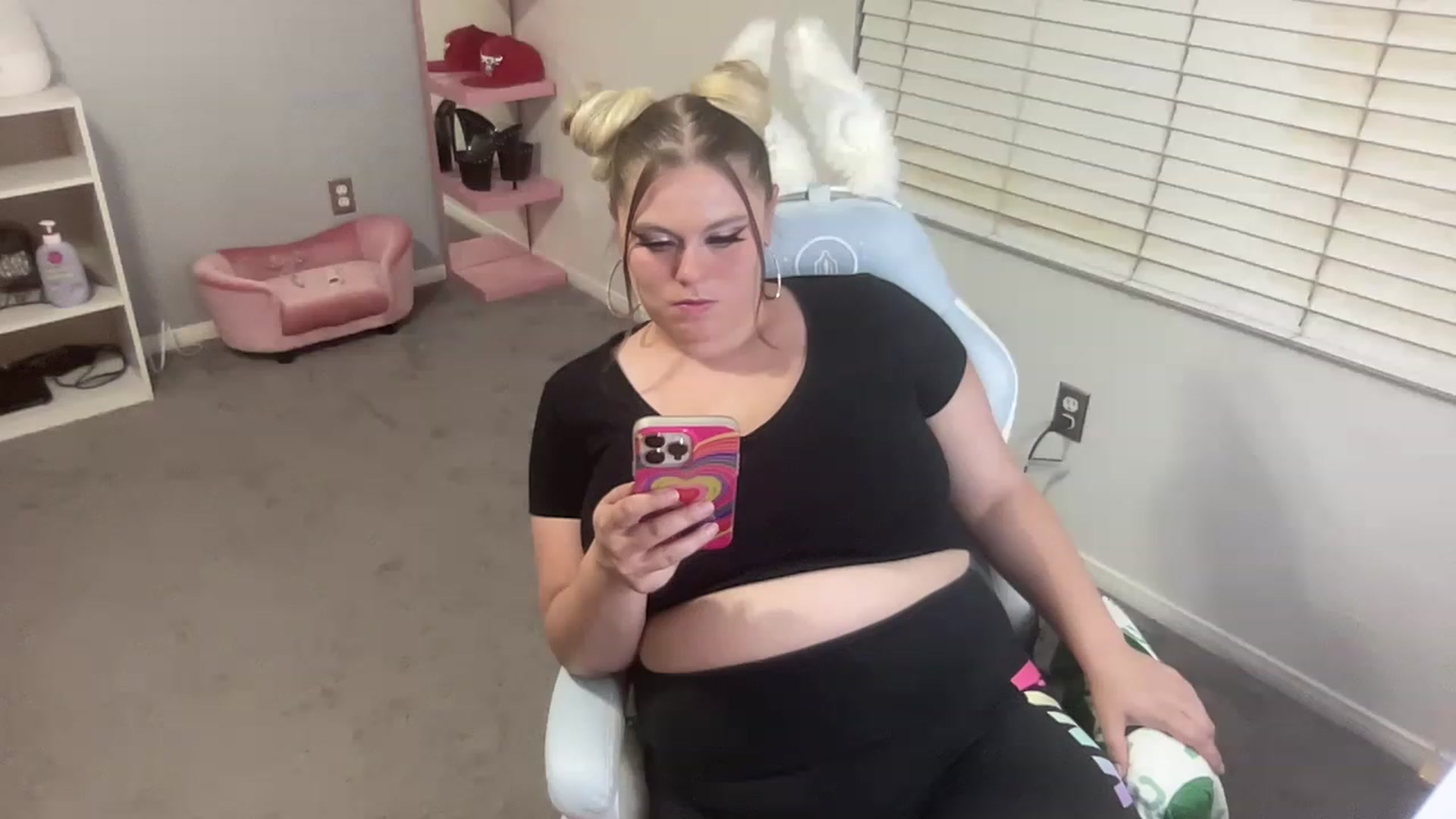 Gallery image thumbnail from BritanyBomber's myfreecams stream on, 06/02/2023, 08:34 image 13 of 20