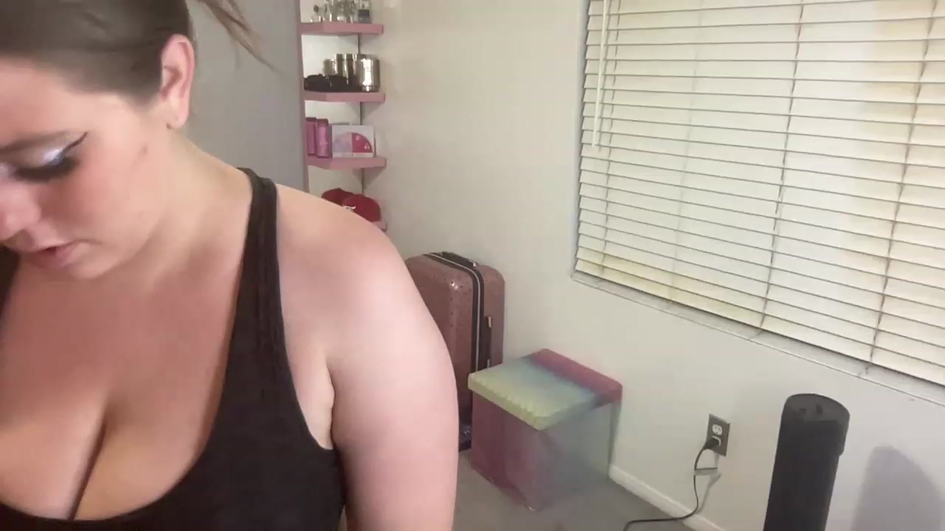 Gallery image thumbnail from BritanyBomber's myfreecams stream on, 06/05/2023, 09:26 image 6 of 20