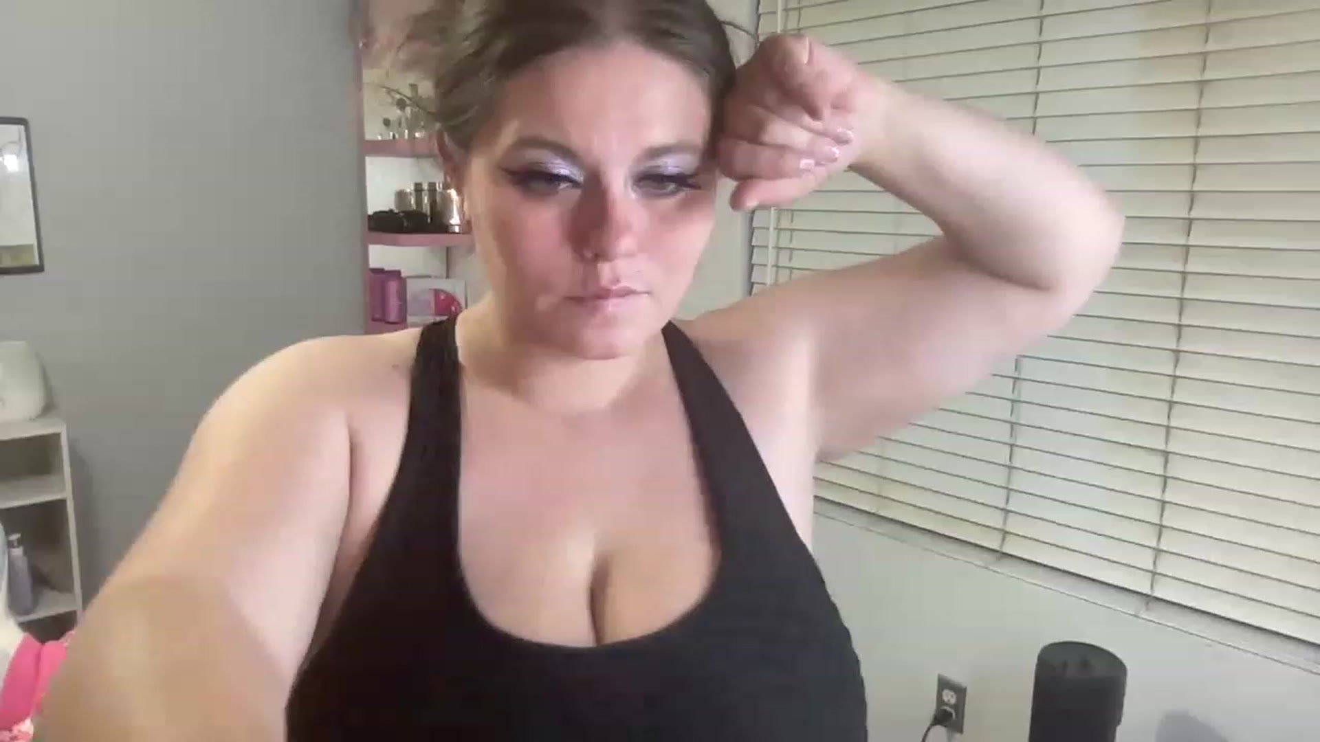 Gallery image thumbnail from BritanyBomber's myfreecams stream on, 06/05/2023, 09:26 image 7 of 20
