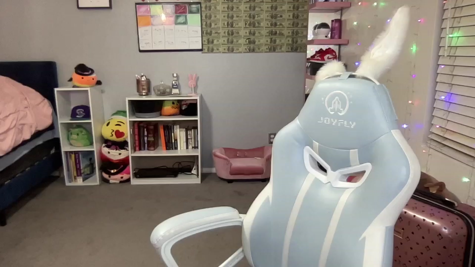 Gallery image thumbnail from BritanyBomber's myfreecams stream on, 08/29/2023, 08:04 image 19 of 20