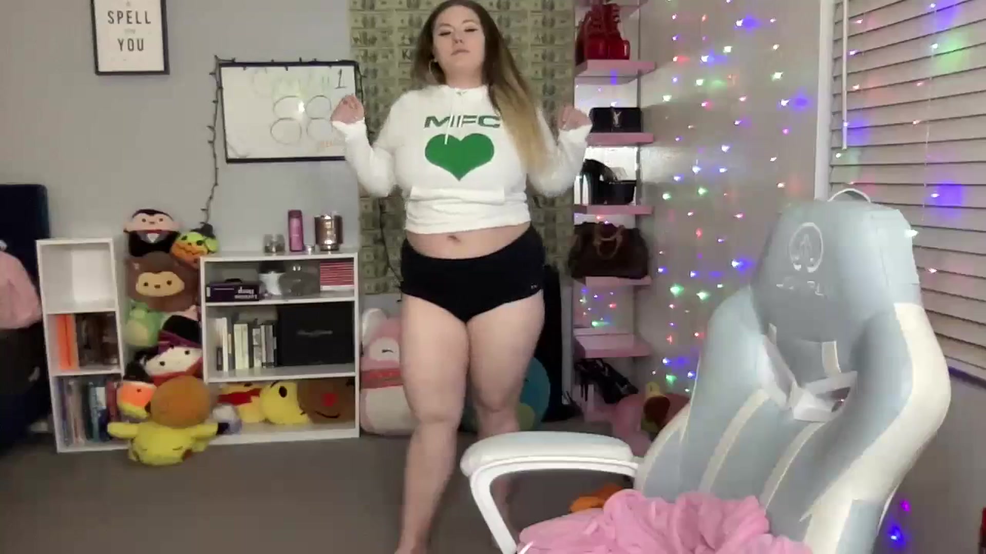 Gallery image thumbnail from BritanyBomber's myfreecams stream on, 03/04/2024, 10:00 image 9 of 20