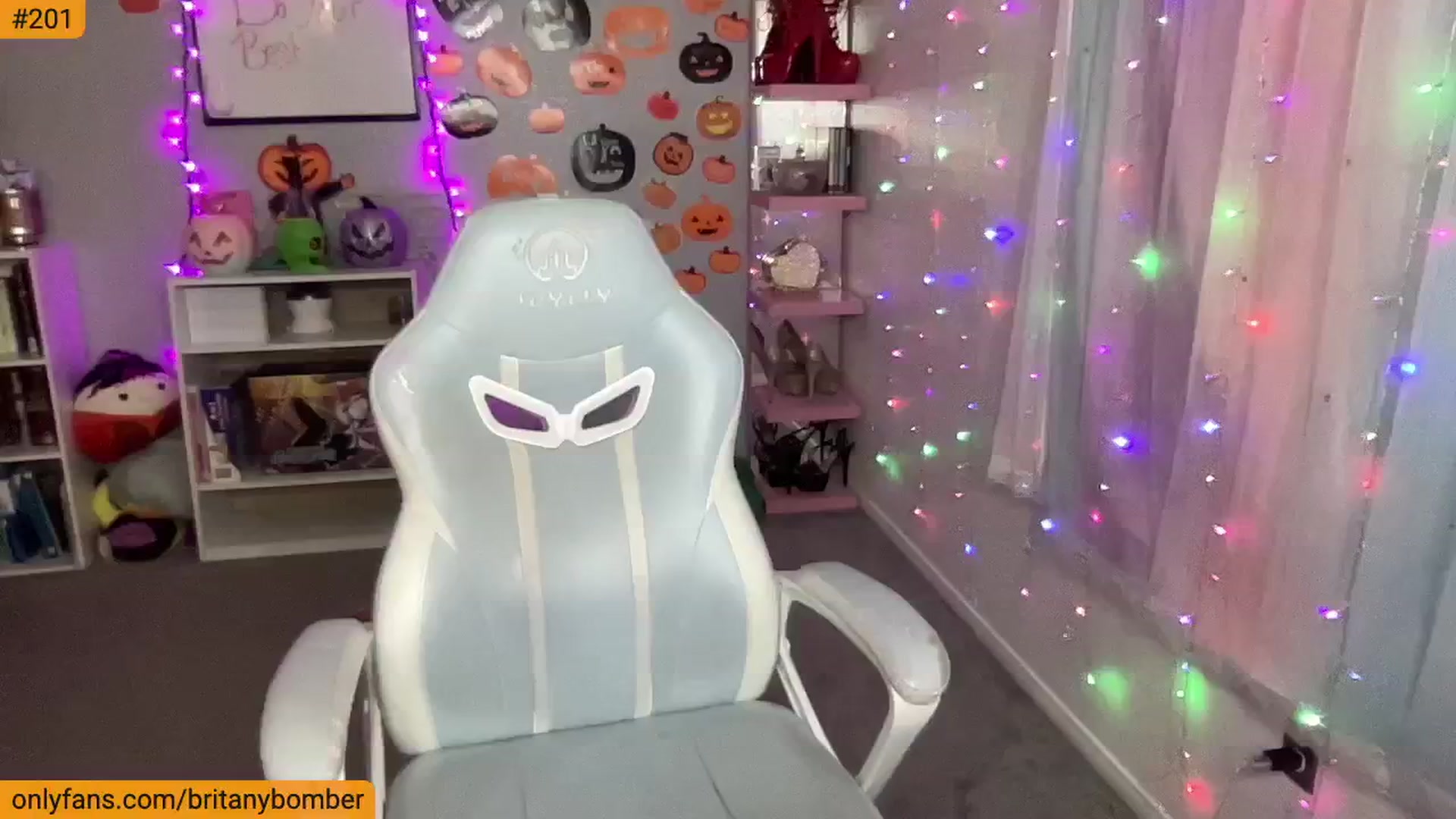 Gallery image thumbnail from BritanyBomber's myfreecams stream on, 11/04/2024, 09:16 image 6 of 20