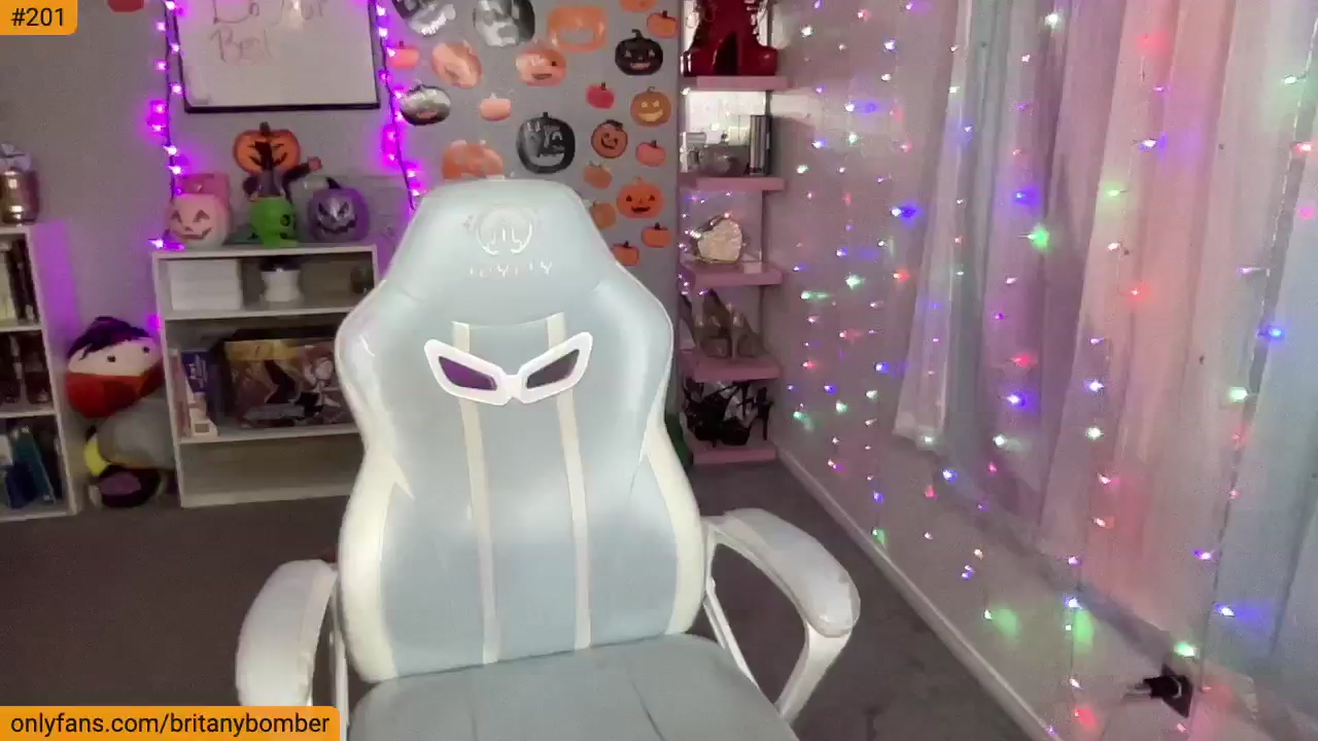 Gallery image thumbnail from BritanyBomber's myfreecams stream on, 11/04/2024, 09:16 image 5 of 20
