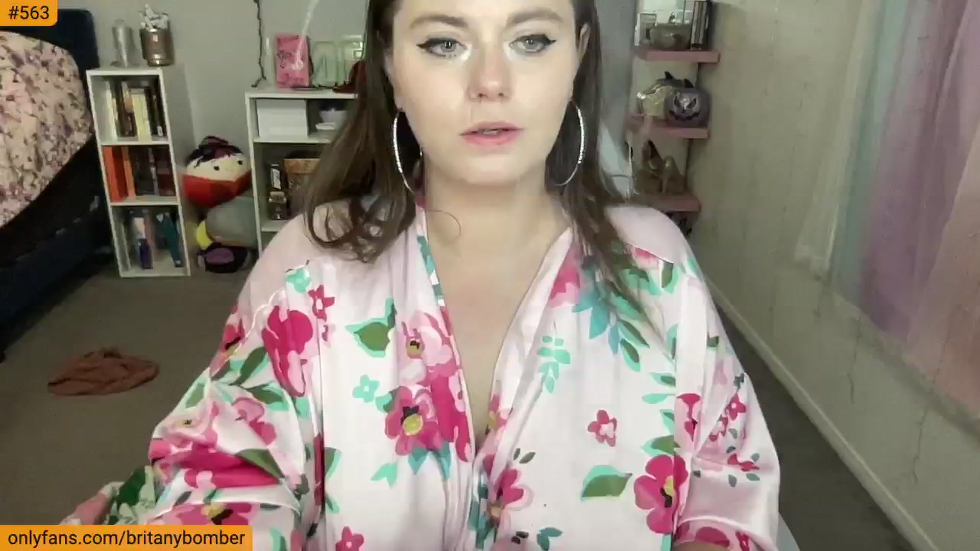 Gallery image thumbnail from BritanyBomber's myfreecams stream on, 11/16/2024, 09:45 image 1 of 20
