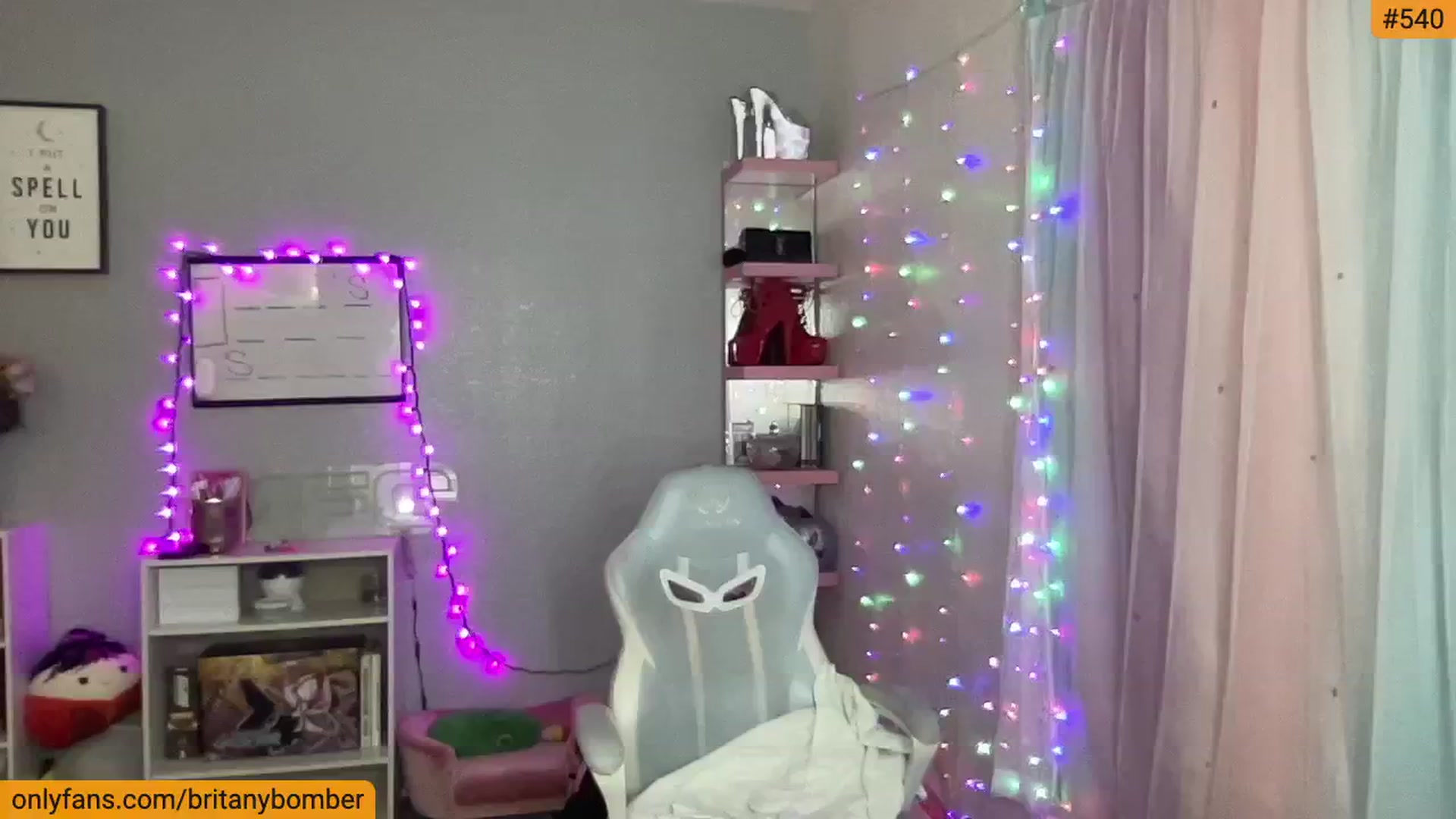 Gallery image thumbnail from BritanyBomber's myfreecams stream on, 11/24/2024, 09:19 image 2 of 20