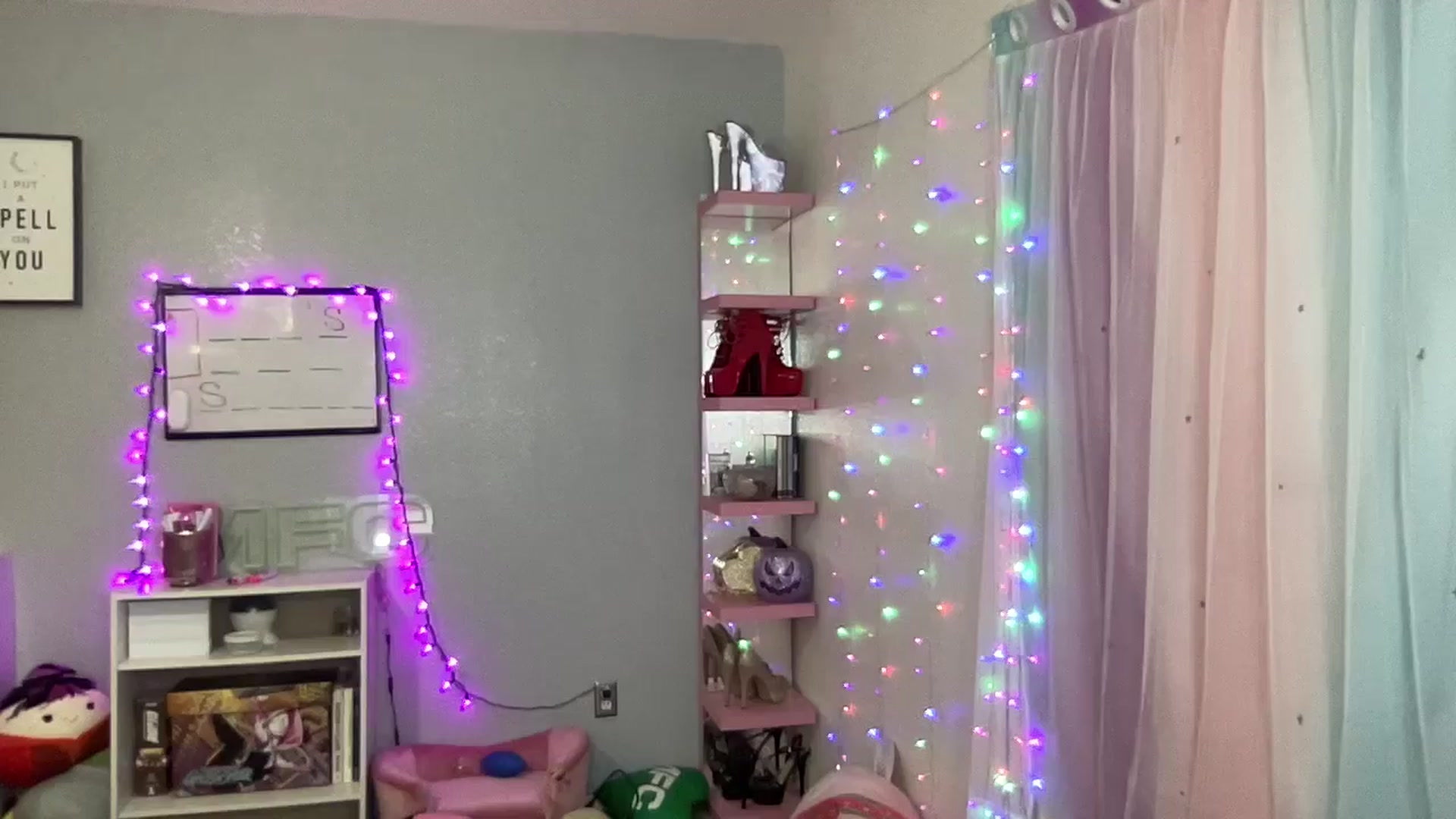 Gallery image thumbnail from BritanyBomber's myfreecams stream on, 11/27/2024, 08:34 image 16 of 20