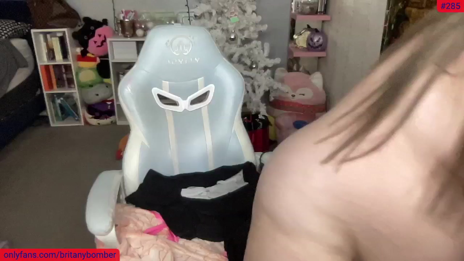 Gallery image thumbnail from BritanyBomber's myfreecams stream on, 12/08/2024, 09:28 image 3 of 20