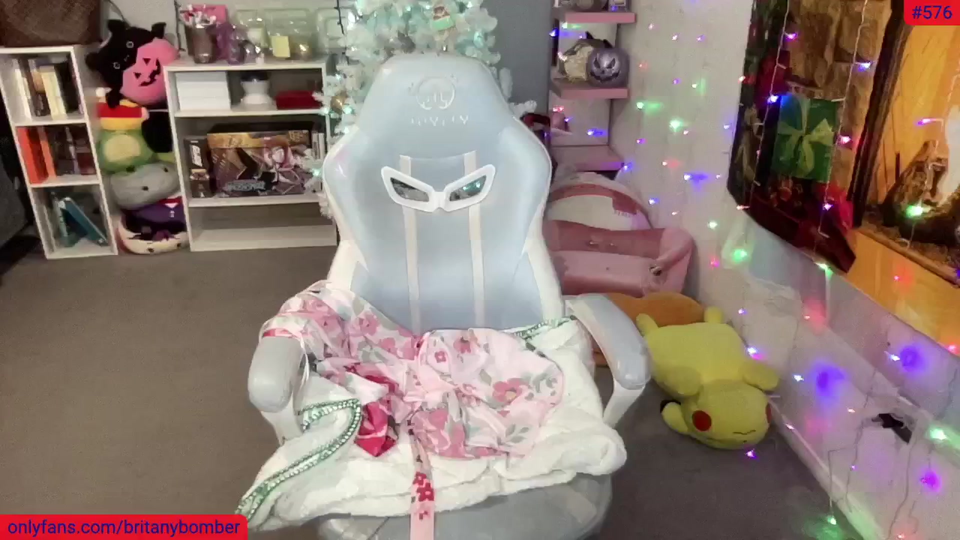 Gallery image thumbnail from BritanyBomber's myfreecams stream on, 12/15/2024, 09:14 image 5 of 20