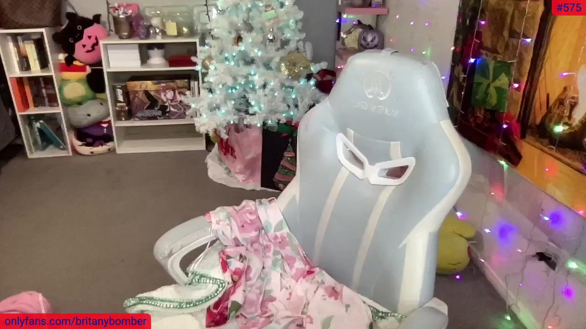 Gallery image thumbnail from BritanyBomber's myfreecams stream on, 12/15/2024, 09:14 image 2 of 20