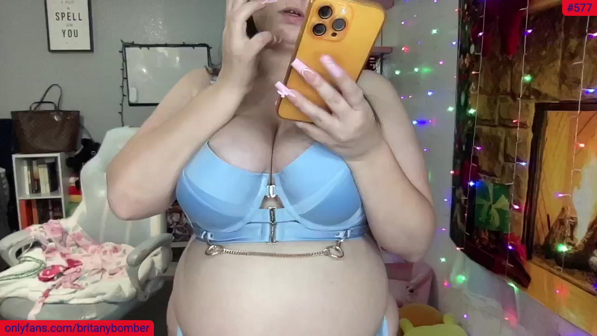 Gallery image thumbnail from BritanyBomber's myfreecams stream on, 12/15/2024, 09:14 image 7 of 20