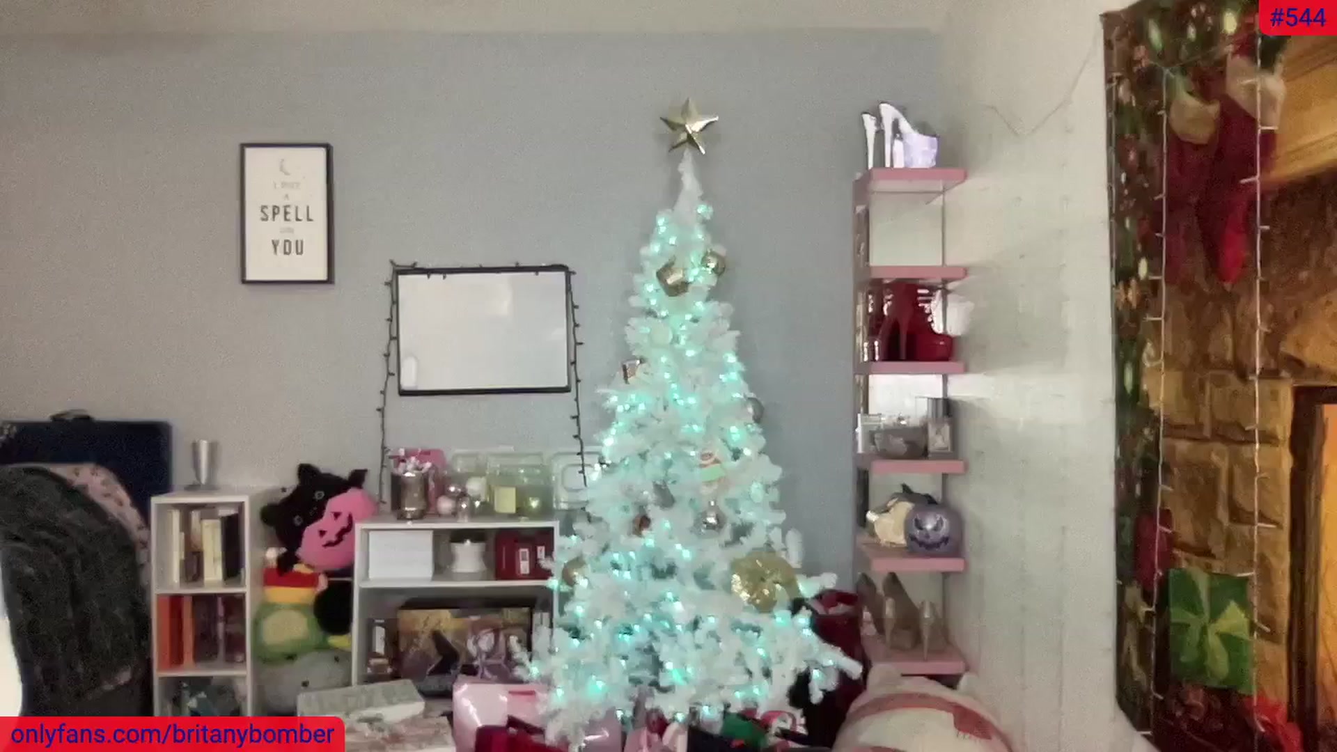 Gallery image thumbnail from BritanyBomber's myfreecams stream on, 12/16/2024, 08:09 image 17 of 20