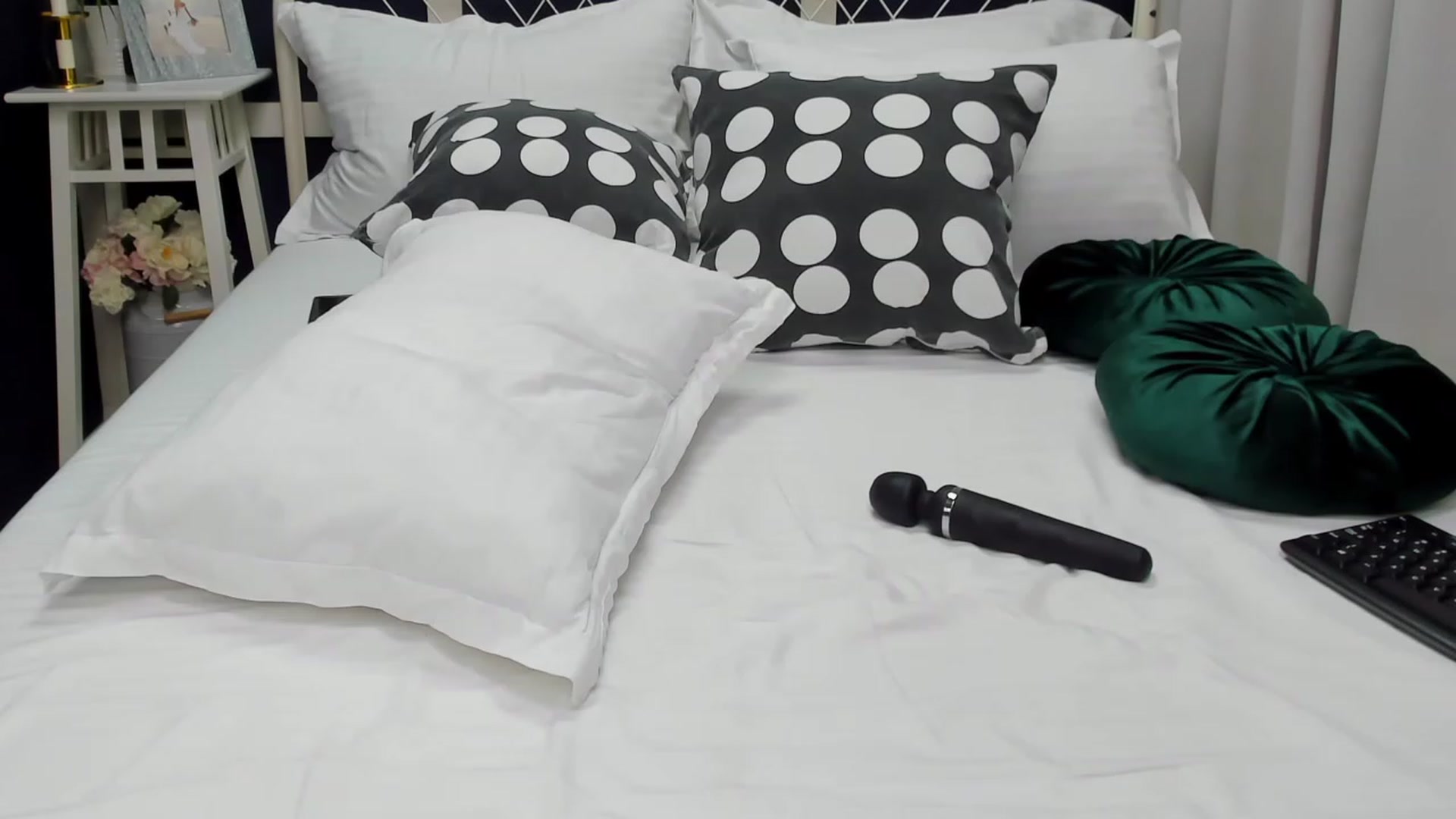 Gallery image thumbnail from BritanyFaris's myfreecams stream on, 03/20/2023, 02:15 image 5 of 20