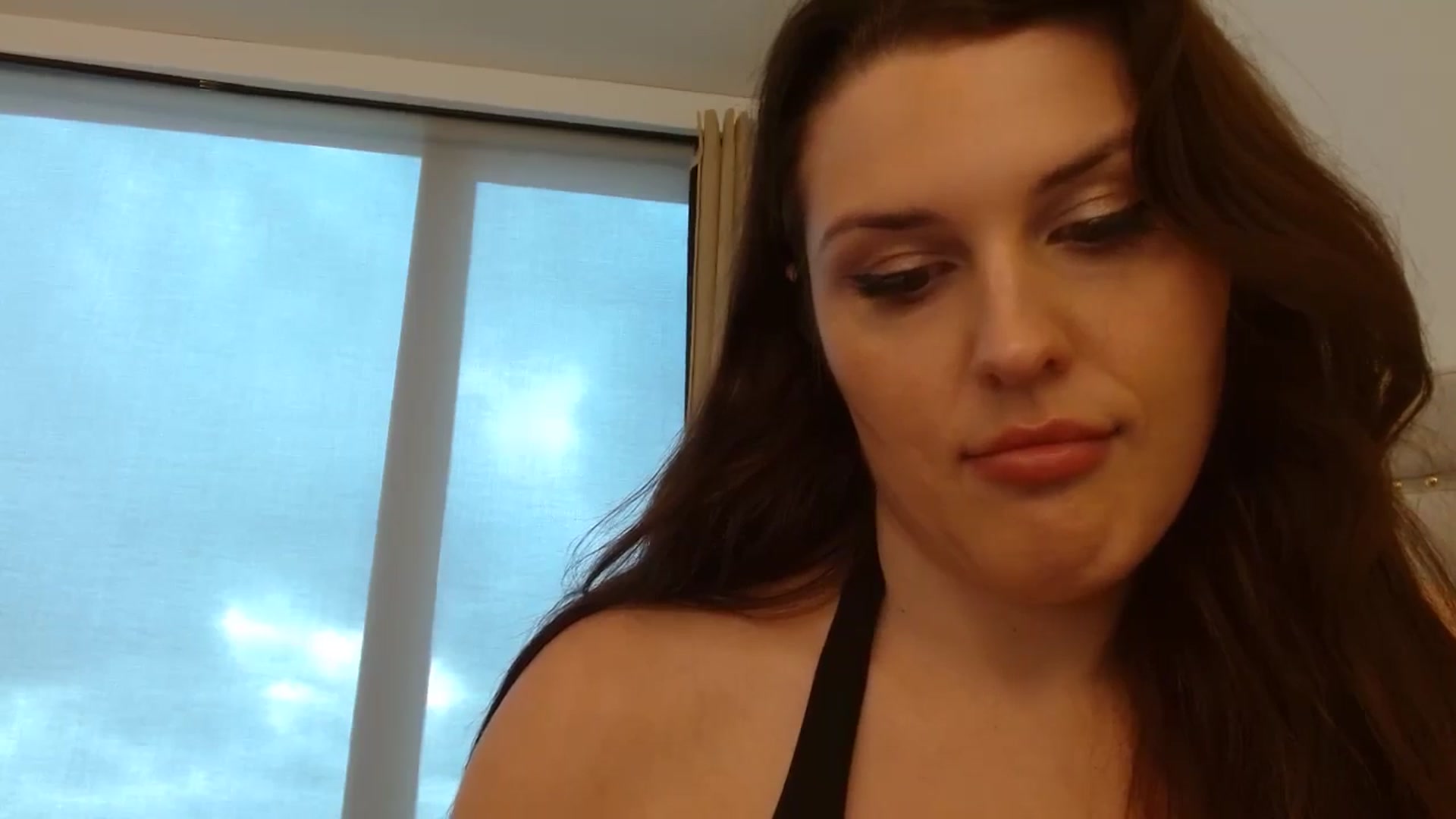 Gallery image thumbnail from Britheawkward's myfreecams stream on, 05/05/2024, 12:15 image 18 of 20