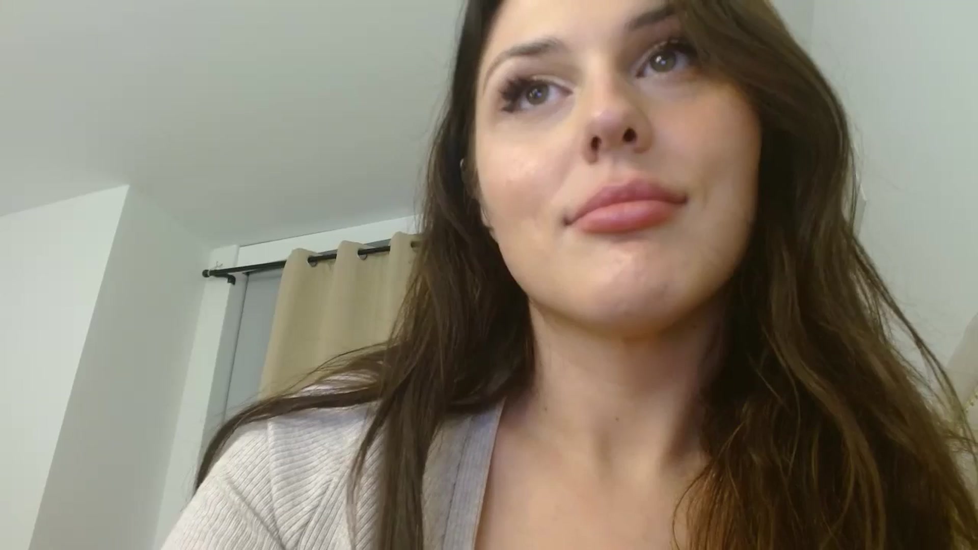 Gallery image thumbnail from Britheawkward's myfreecams stream on, 05/15/2024, 07:05 image 1 of 20