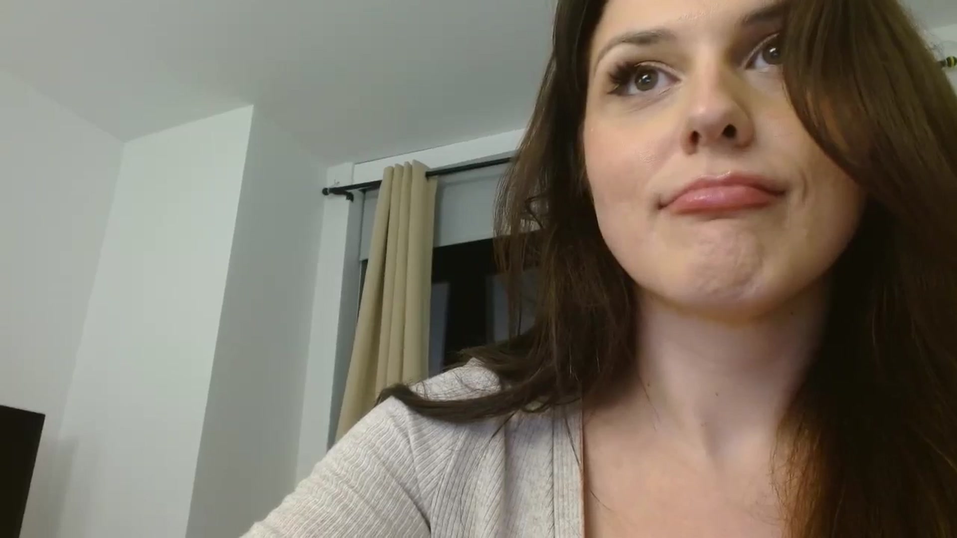 Gallery image thumbnail from Britheawkward's myfreecams stream on, 05/17/2024, 06:39 image 16 of 20