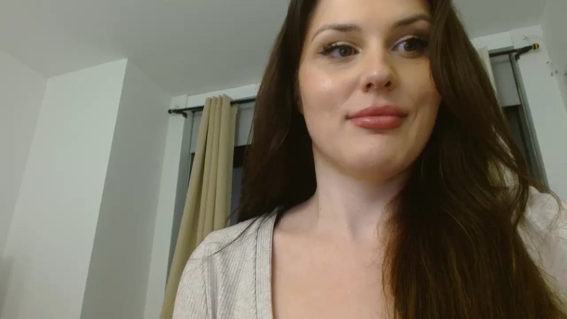 Gallery image thumbnail from Britheawkward's myfreecams stream on, 05/17/2024, 06:39 image 8 of 20