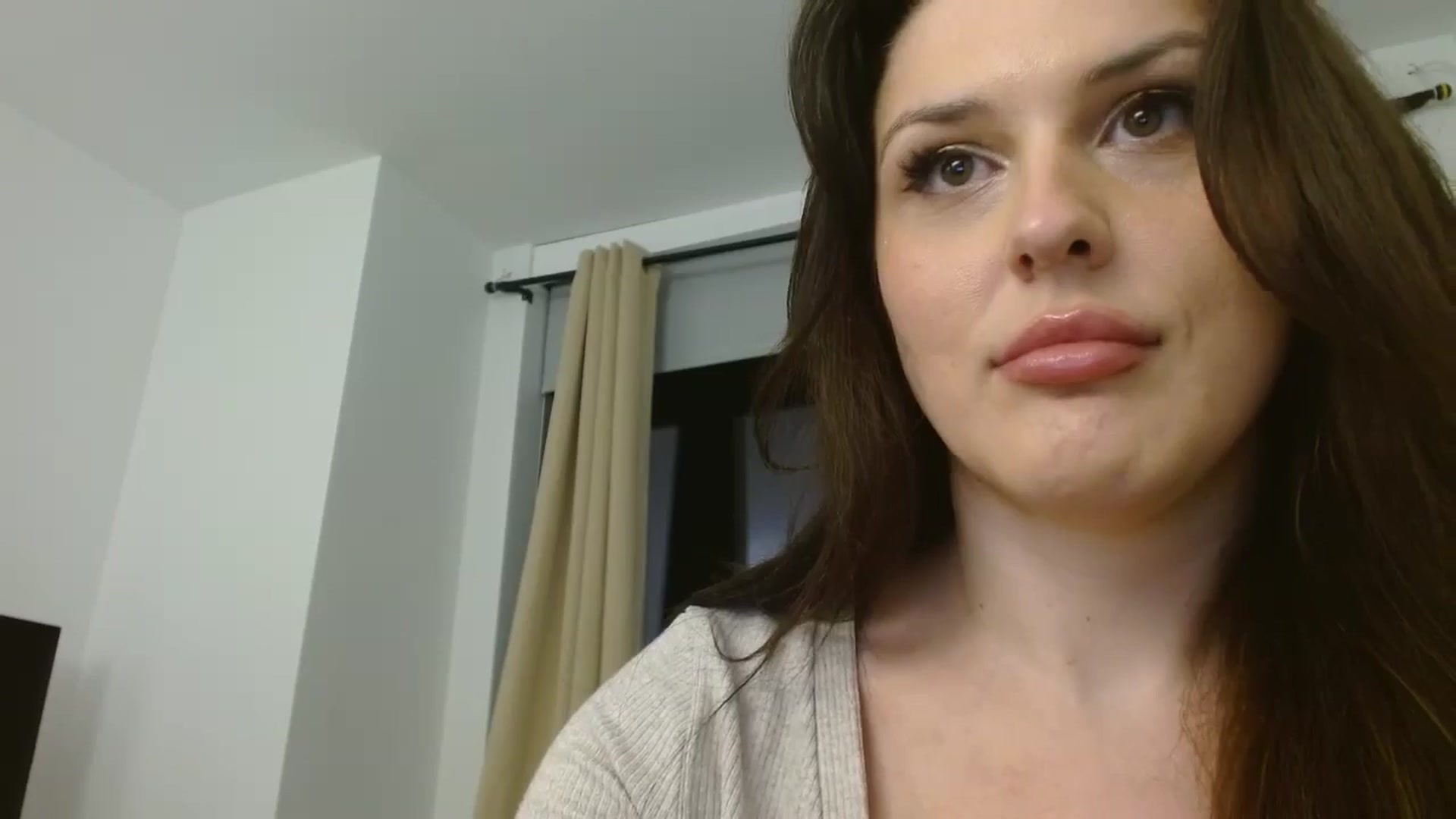 Gallery image thumbnail from Britheawkward's myfreecams stream on, 05/17/2024, 06:39 image 12 of 20