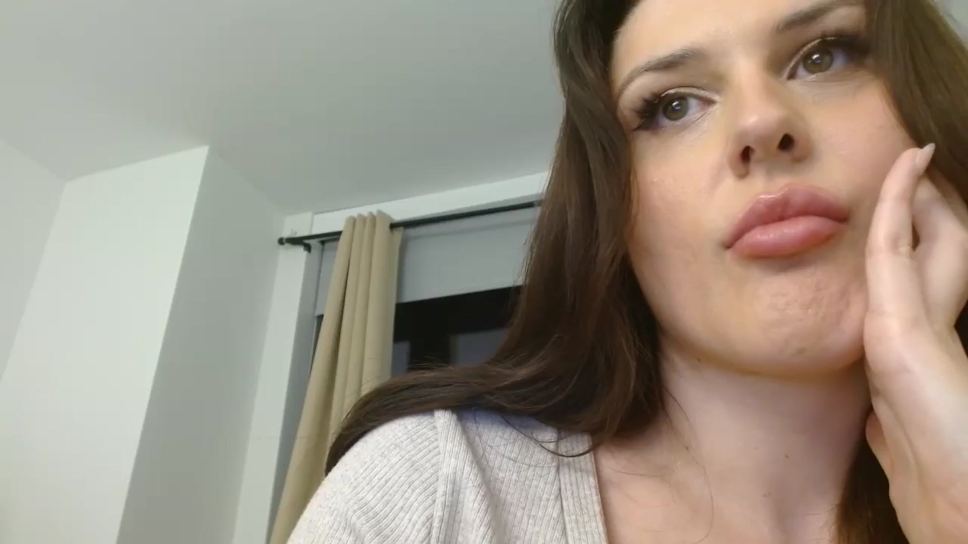 Gallery image thumbnail from Britheawkward's myfreecams stream on, 05/17/2024, 07:29 image 8 of 20