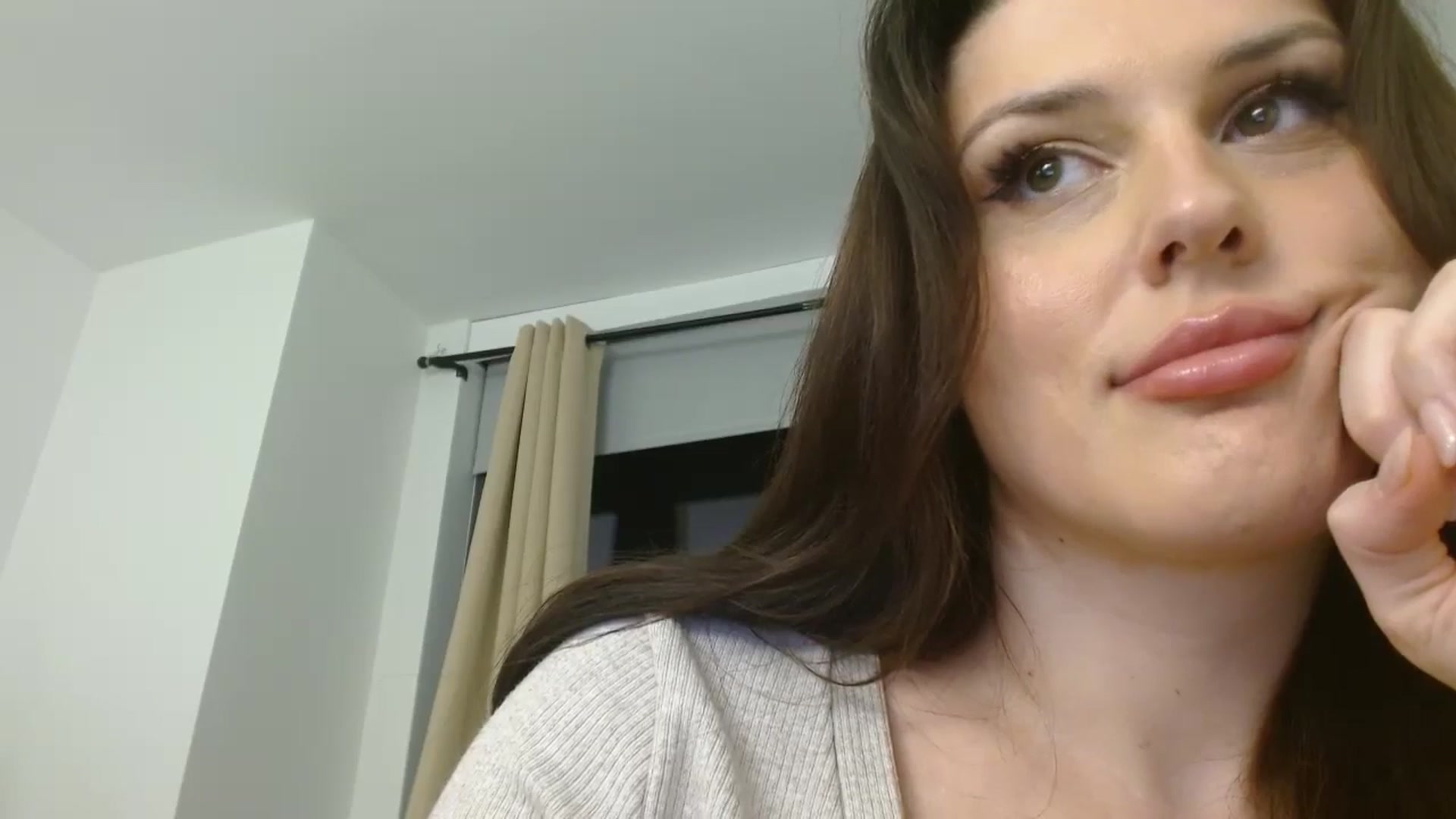 Gallery image thumbnail from Britheawkward's myfreecams stream on, 05/17/2024, 07:29 image 7 of 20