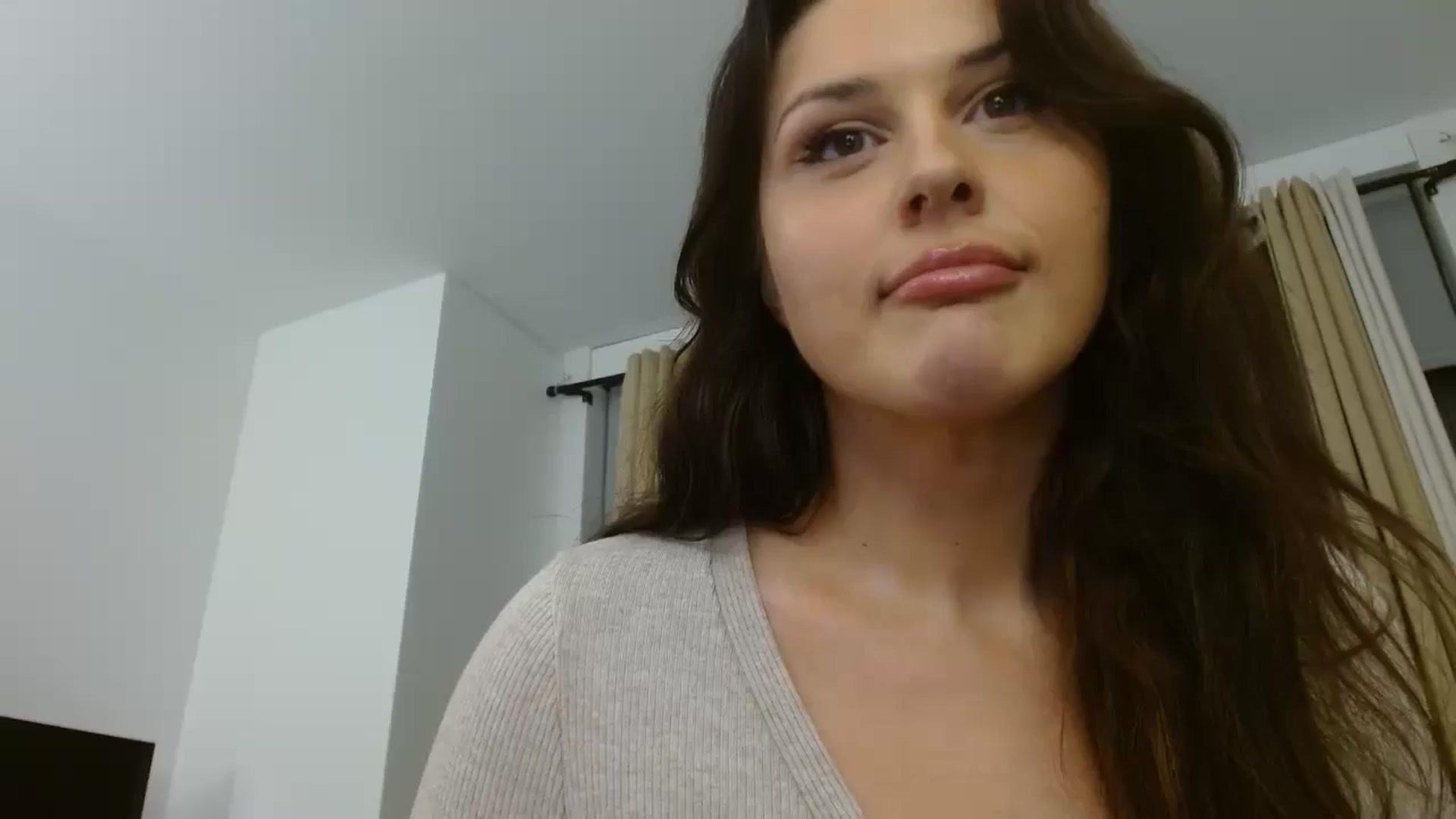 Gallery image thumbnail from Britheawkward's myfreecams stream on, 06/07/2024, 07:50 image 1 of 20