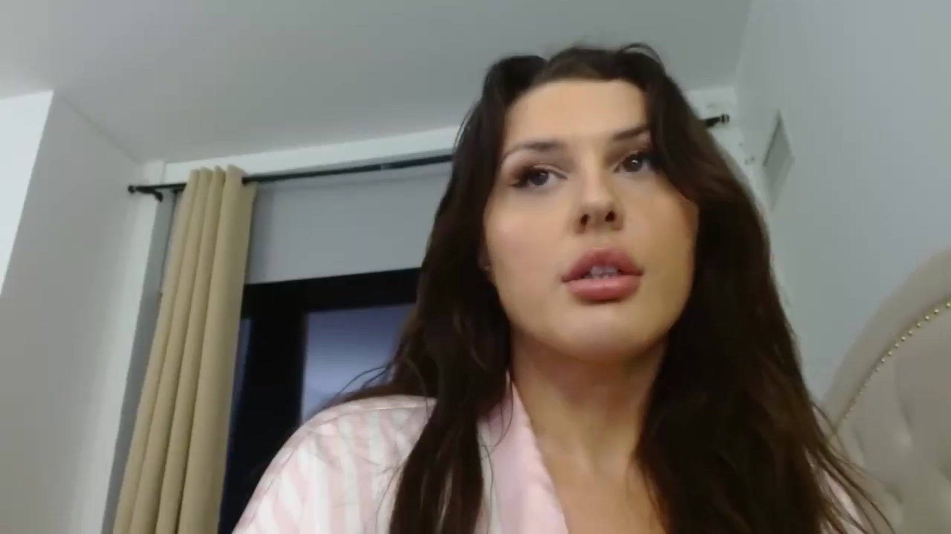 Gallery image thumbnail from Britheawkward's myfreecams stream on, 06/07/2024, 09:29 image 20 of 20