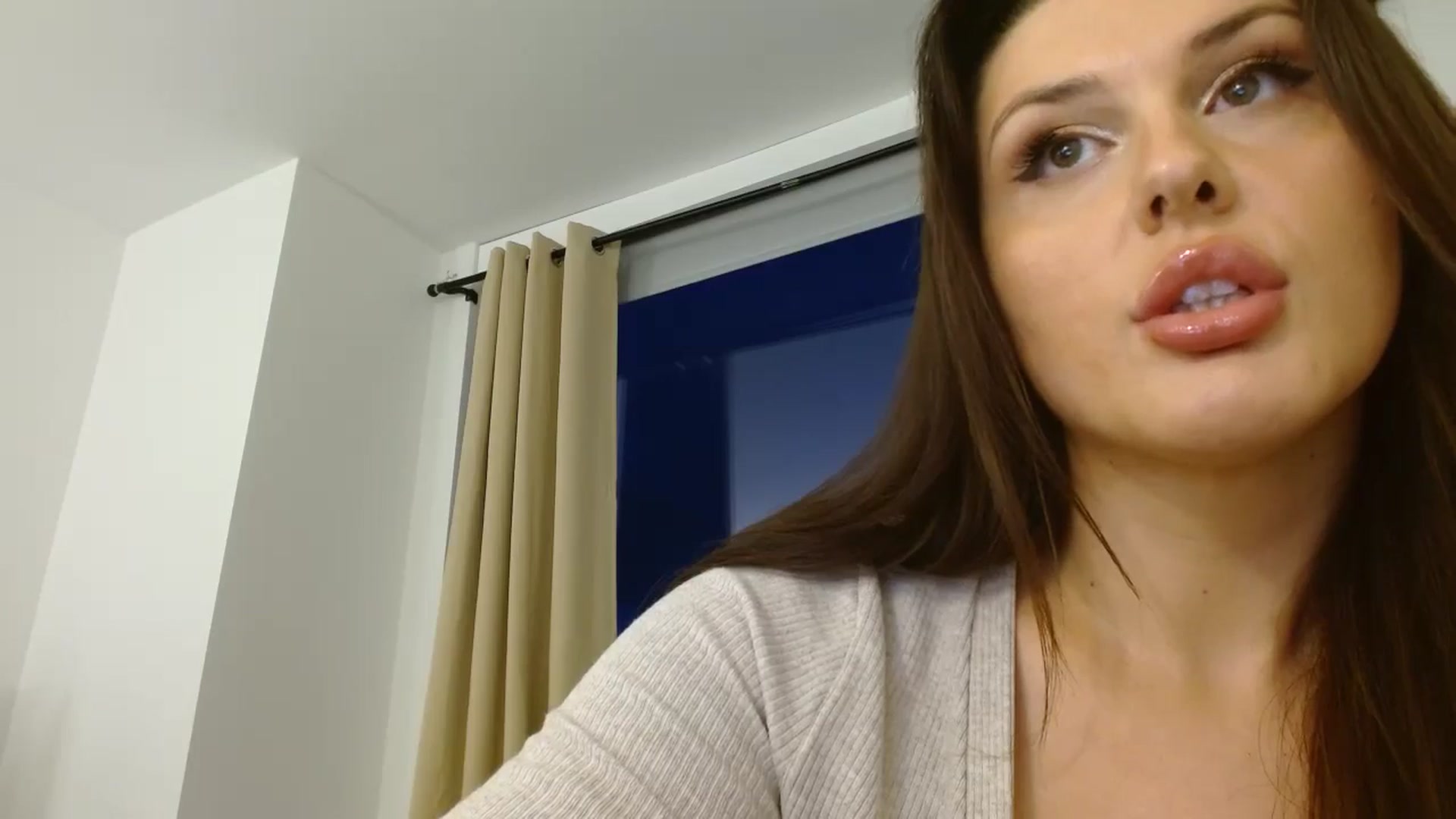 Gallery image thumbnail from Britheawkward's myfreecams stream on, 06/23/2024, 10:03 image 17 of 20