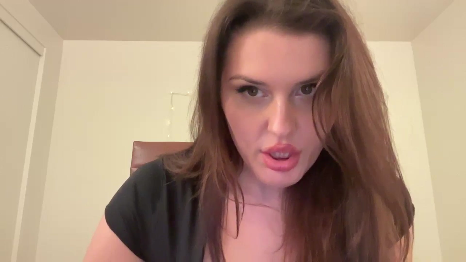 Gallery image thumbnail from Britheawkward's myfreecams stream on, 09/02/2024, 08:18 image 16 of 20