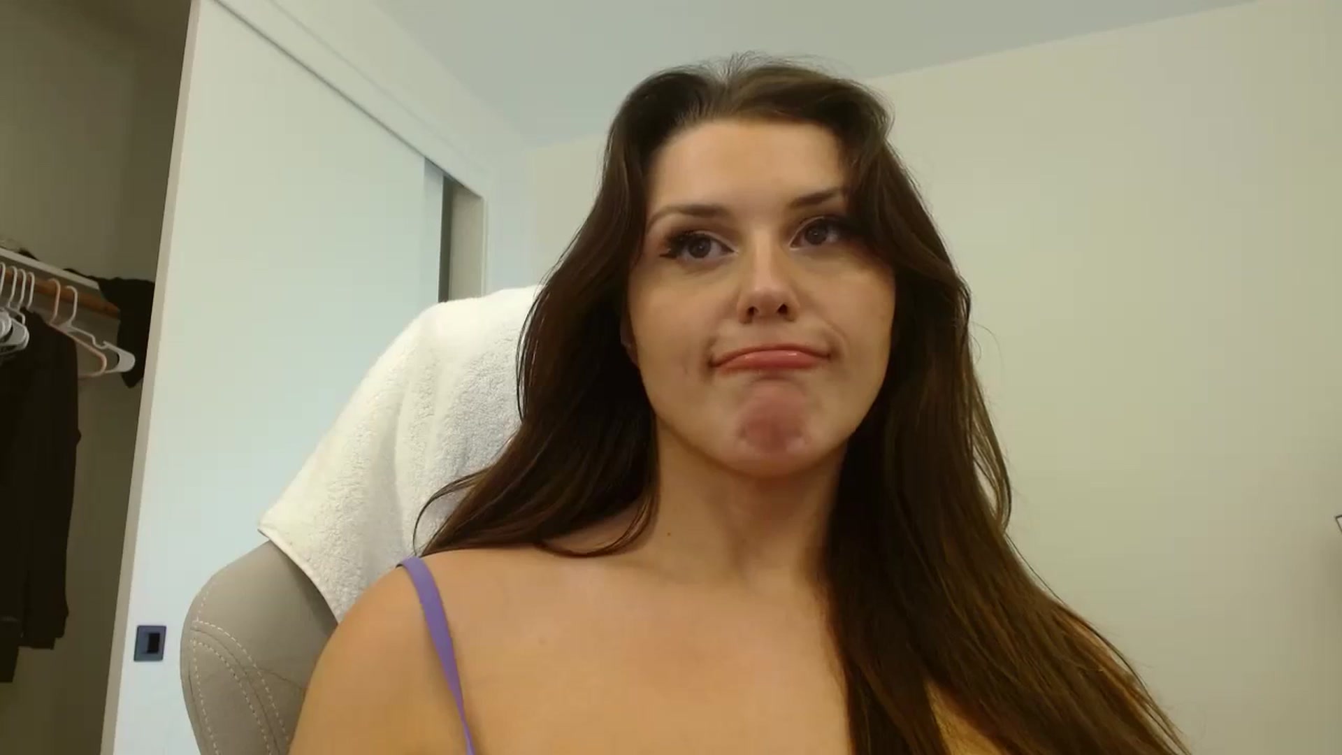 Gallery image thumbnail from Britheawkward's myfreecams stream on, 09/28/2024, 09:20 image 6 of 20