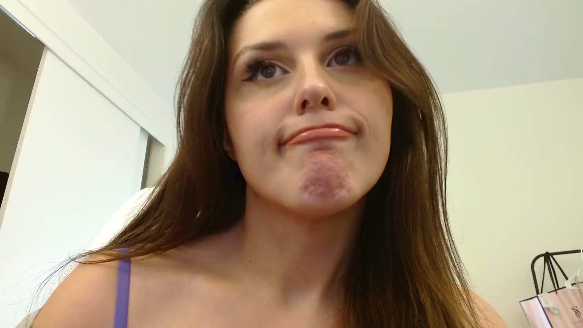 Gallery image thumbnail from Britheawkward's myfreecams stream on, 09/28/2024, 09:20 image 2 of 20