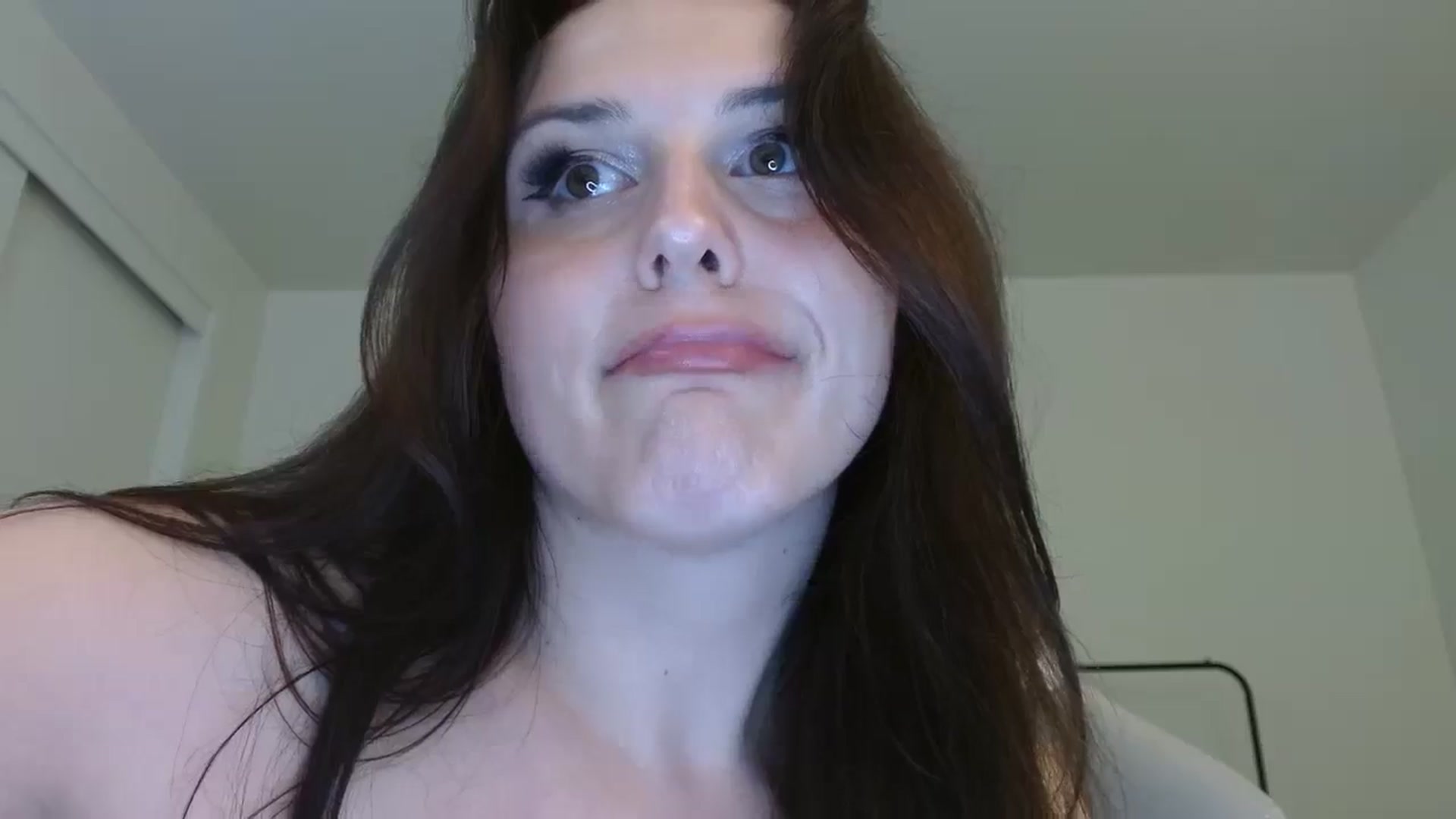Gallery image thumbnail from Britheawkward's myfreecams stream on, 12/06/2024, 06:36 image 2 of 20