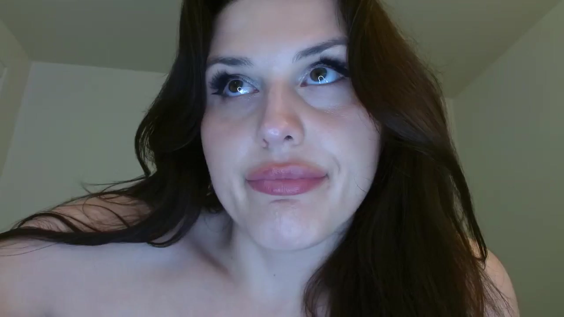 Gallery image thumbnail from Britheawkward's myfreecams stream on, 12/06/2024, 06:36 image 19 of 20