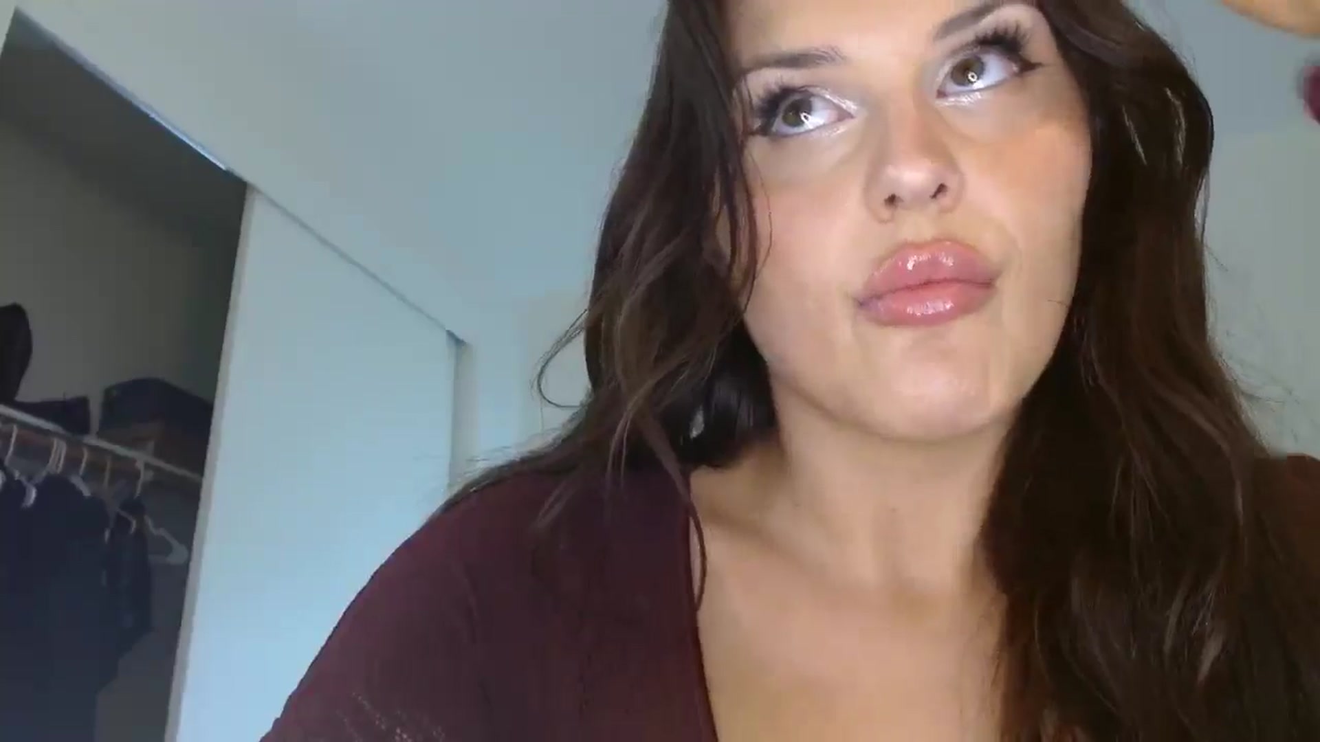 Gallery image thumbnail from Britheawkward's myfreecams stream on, 12/28/2024, 09:14 image 18 of 20