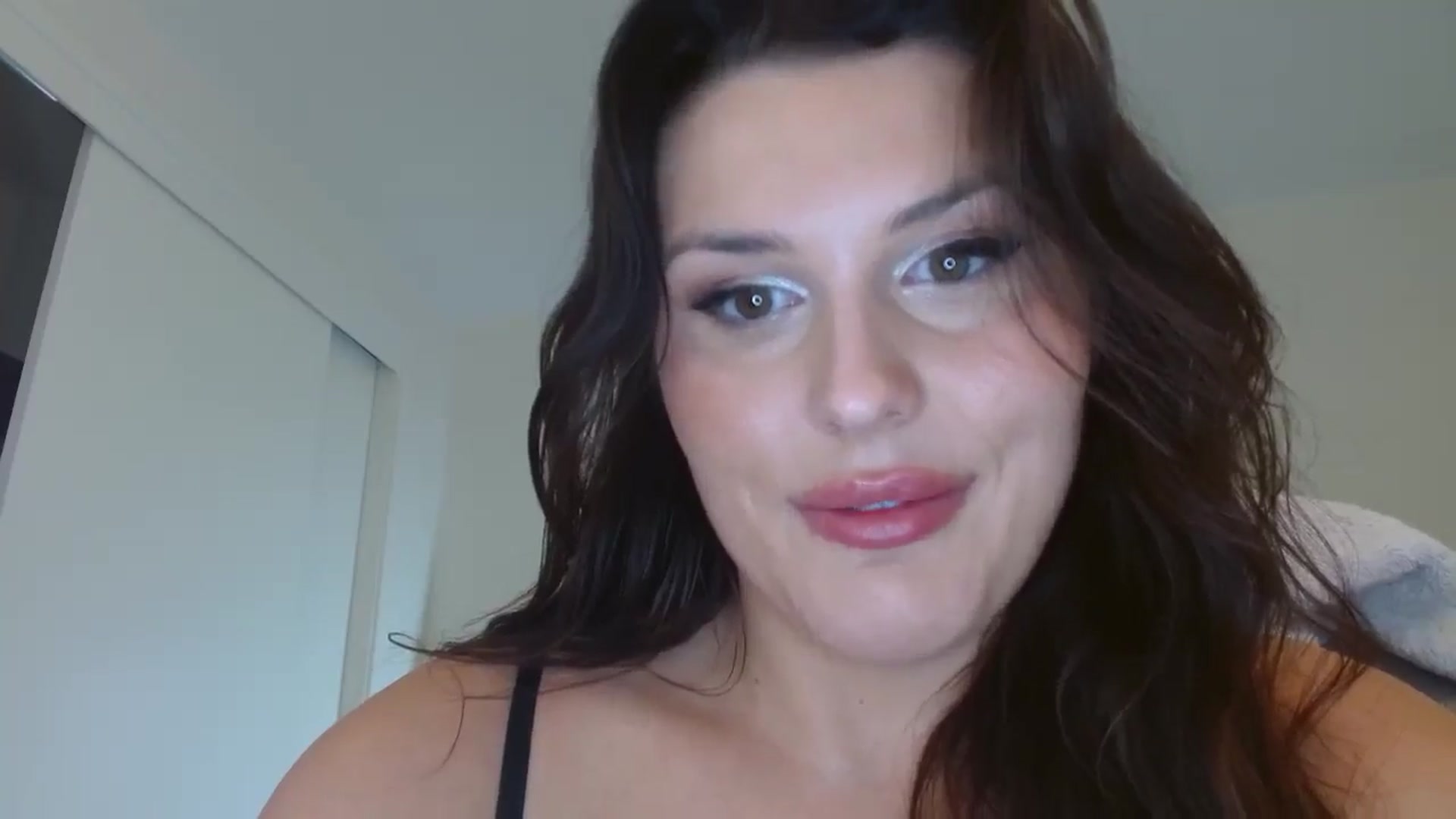 Gallery image thumbnail from Britheawkward's myfreecams stream on, 01/10/2025, 08:55 image 6 of 20