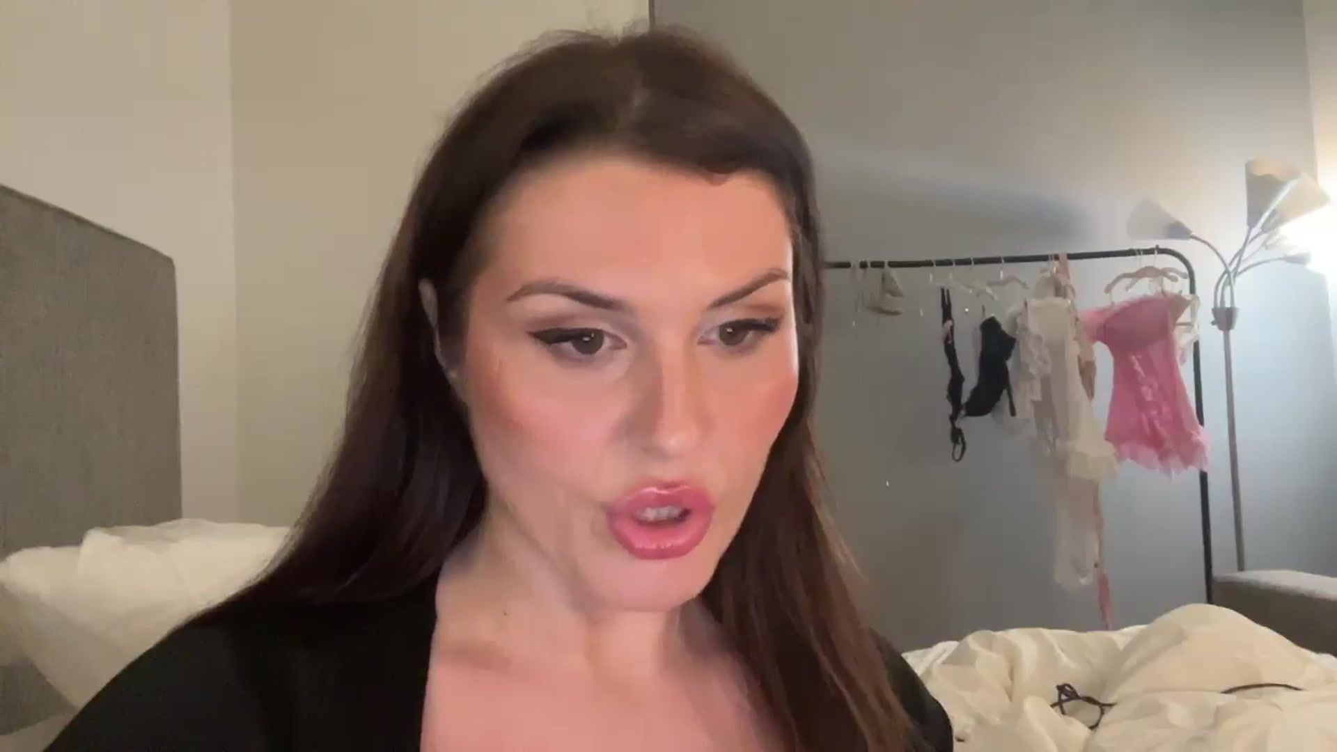 Gallery image thumbnail from Britheawkward's myfreecams stream on, 04/27/2025, 08:00 image 8 of 20